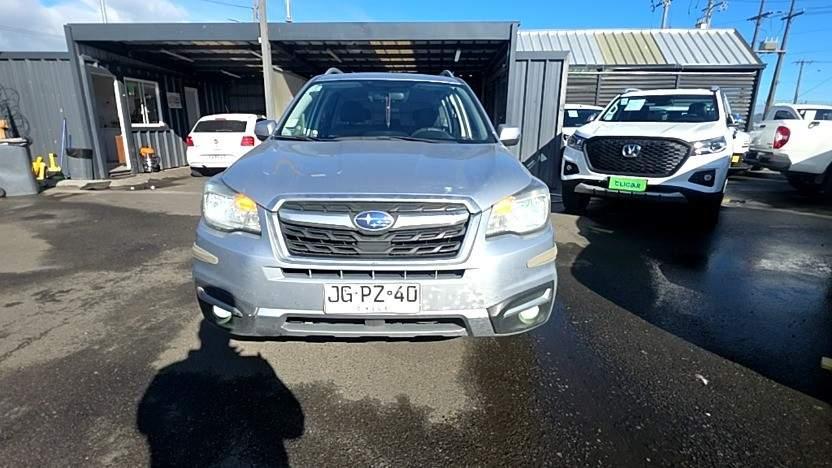 Station Wagon Subaru Forester
