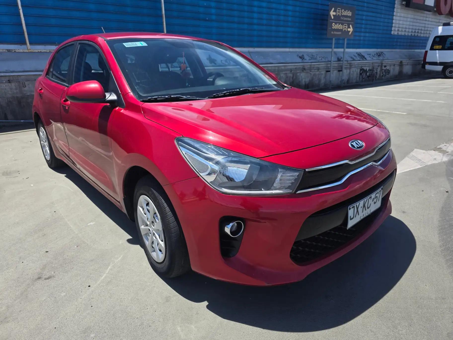Automovil Kia Rio 5