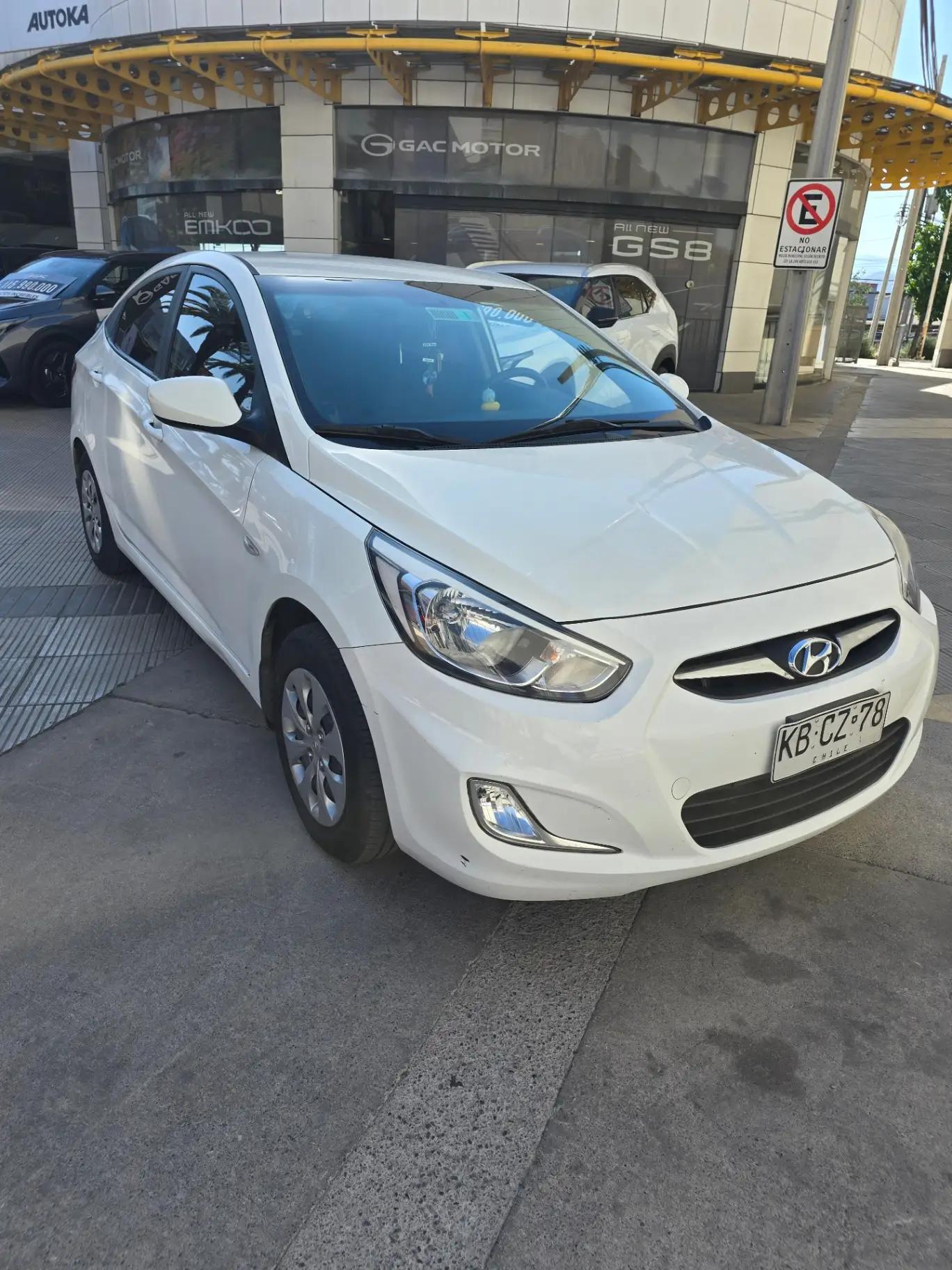 Automovil Hyundai Accent
