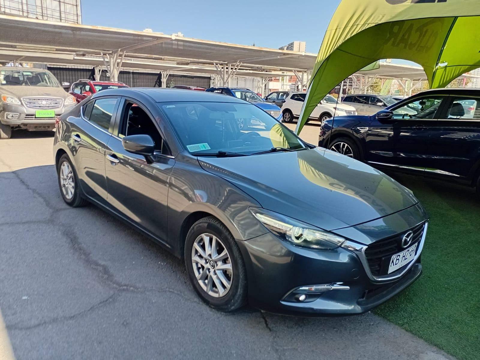 Automovil Mazda 3