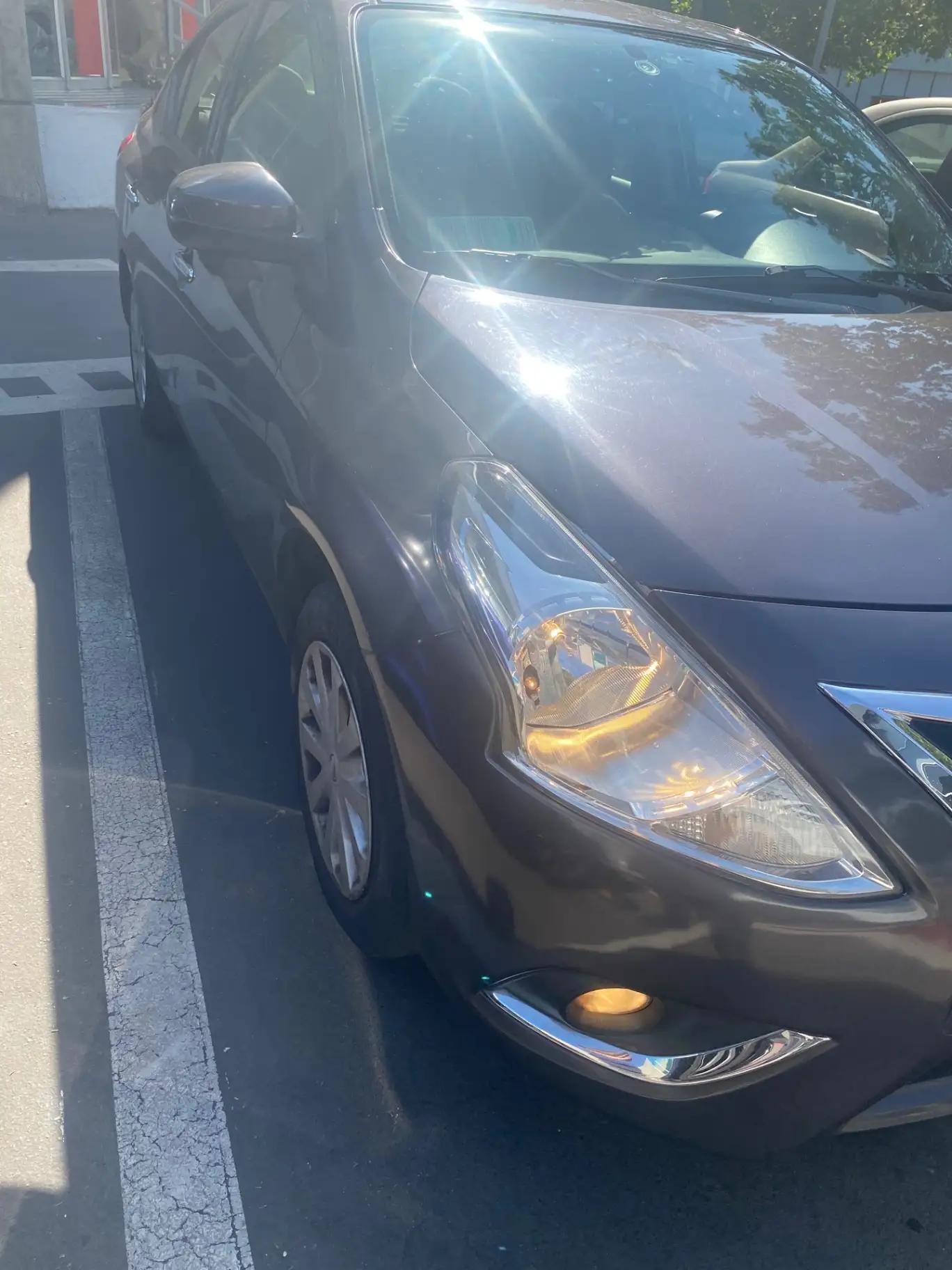 Automovil Nissan Versa