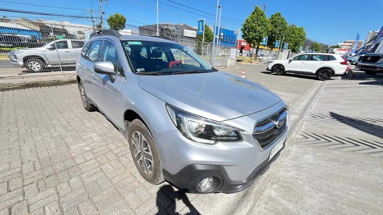 Station Wagon Subaru Outback