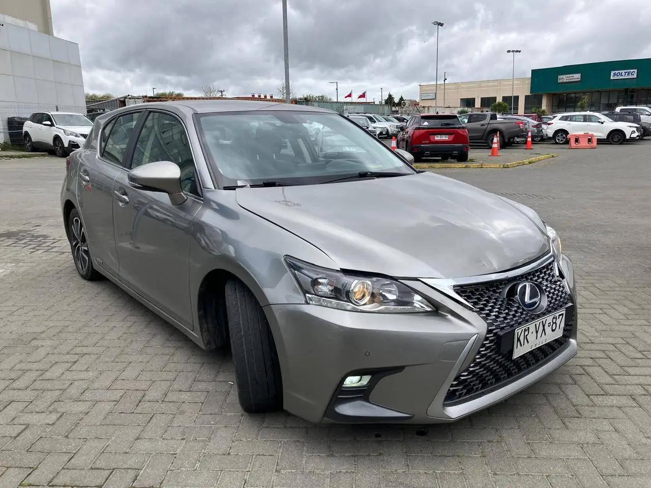 Automovil Lexus Ct
