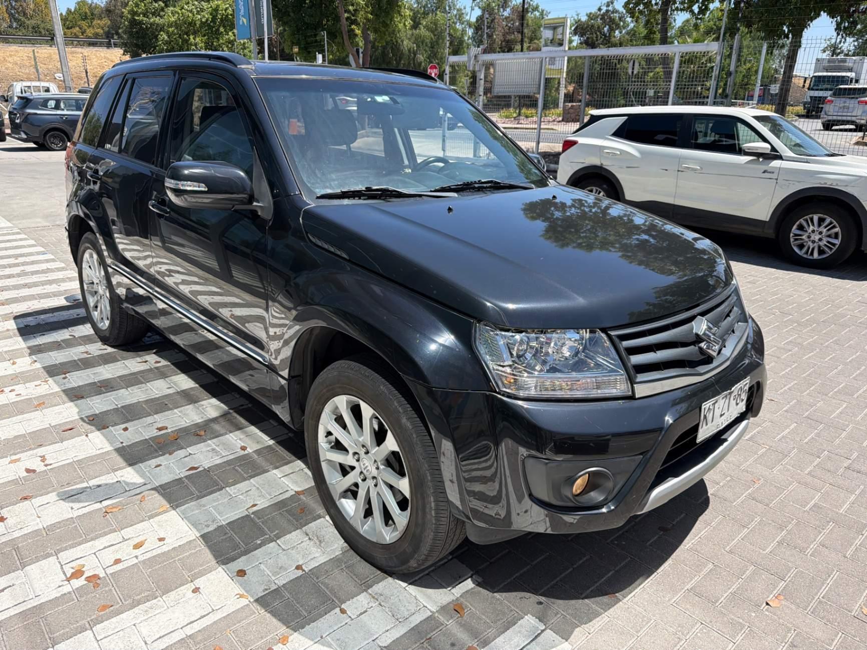 Station Wagon Suzuki Grand Nomade