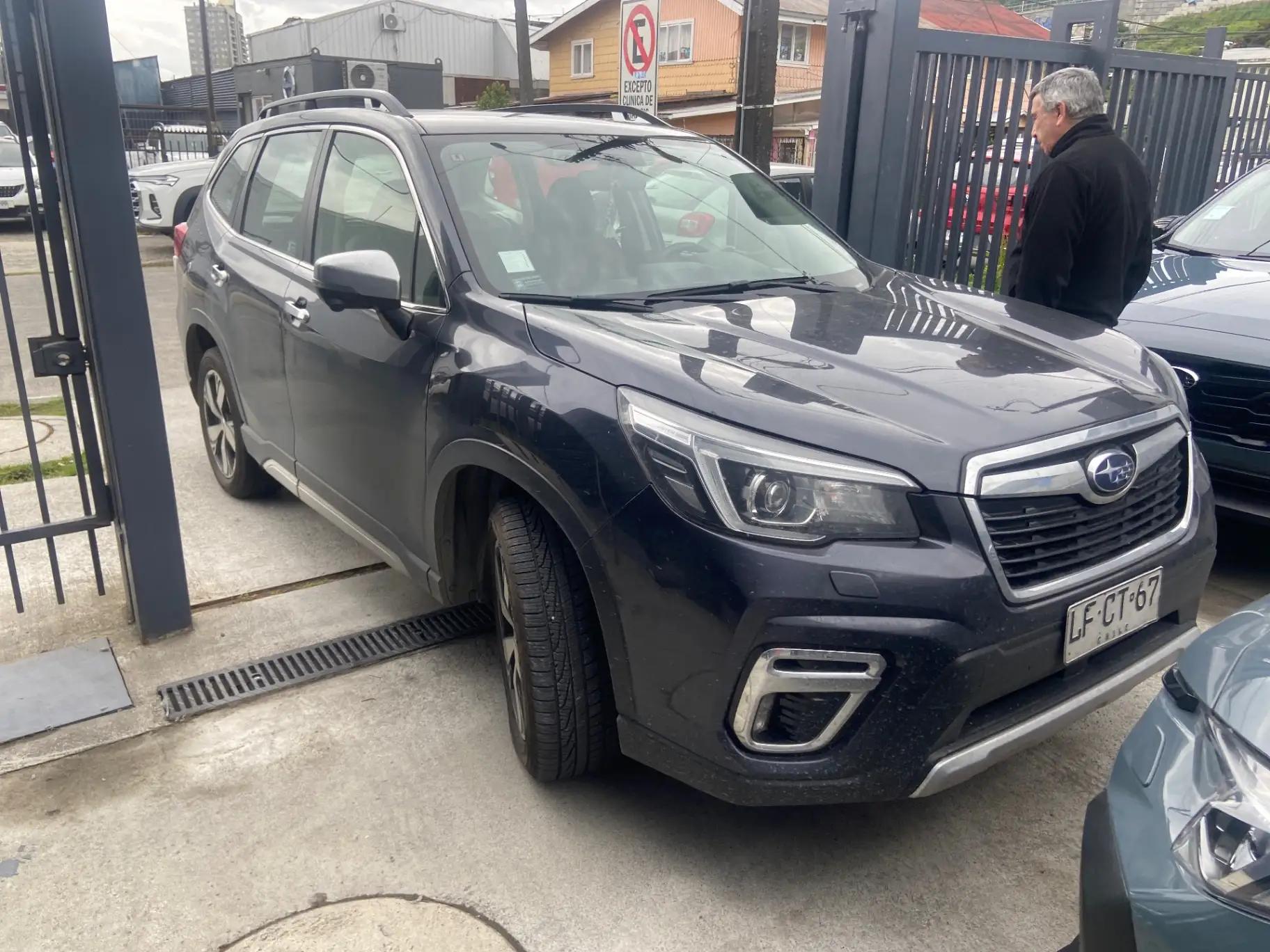 Station Wagon Subaru Forester