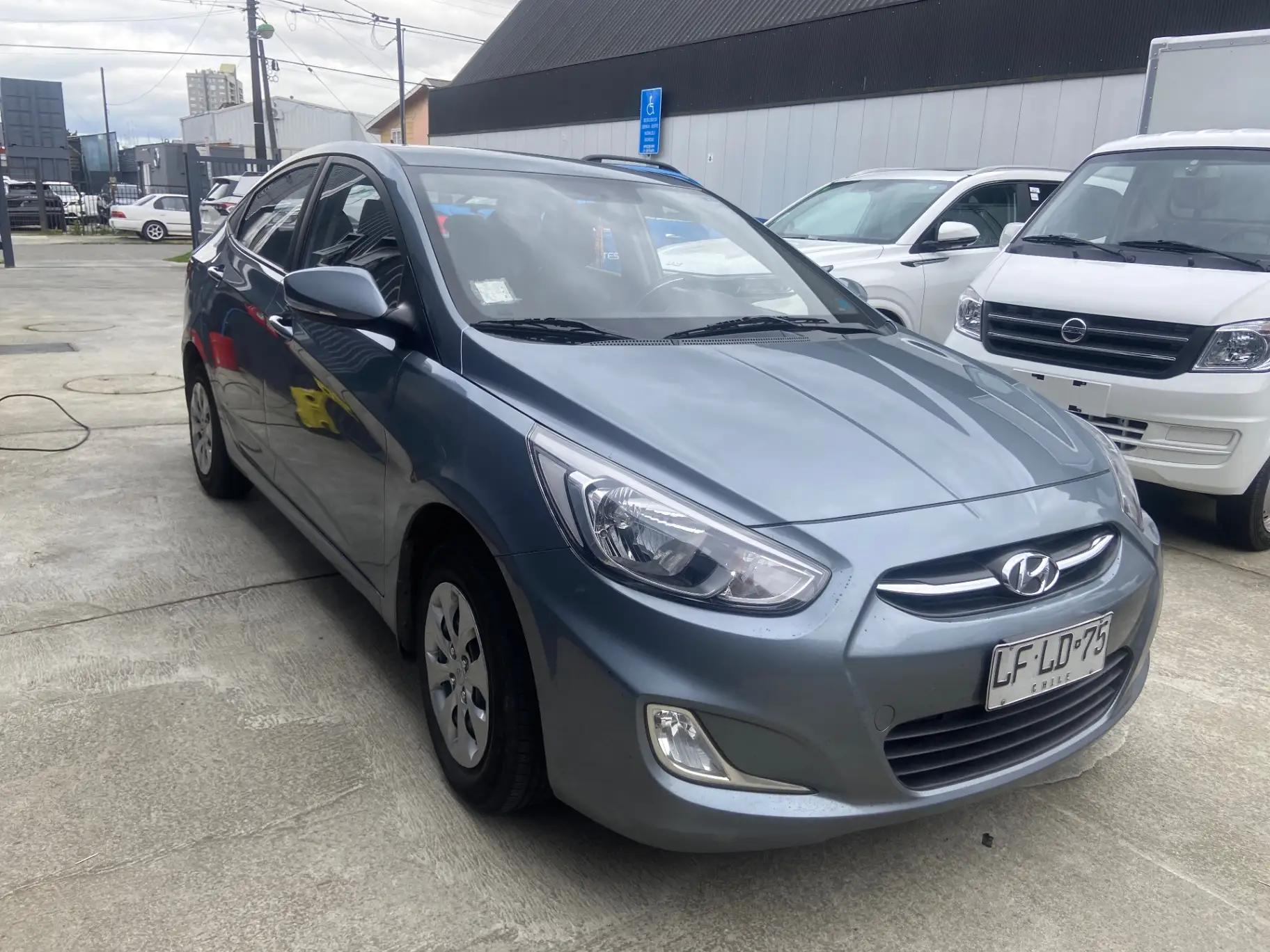 Automovil Hyundai Accent