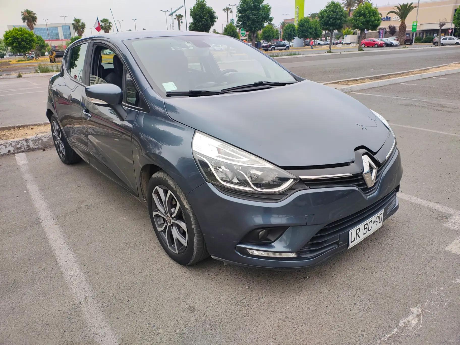 Automovil Renault Clio