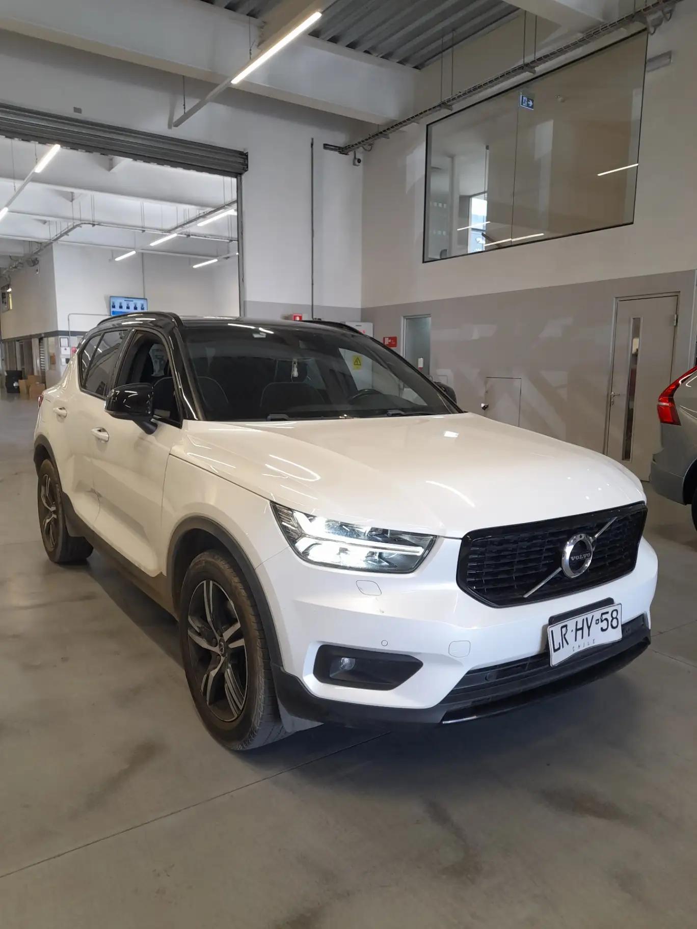 Station Wagon Volvo Xc40