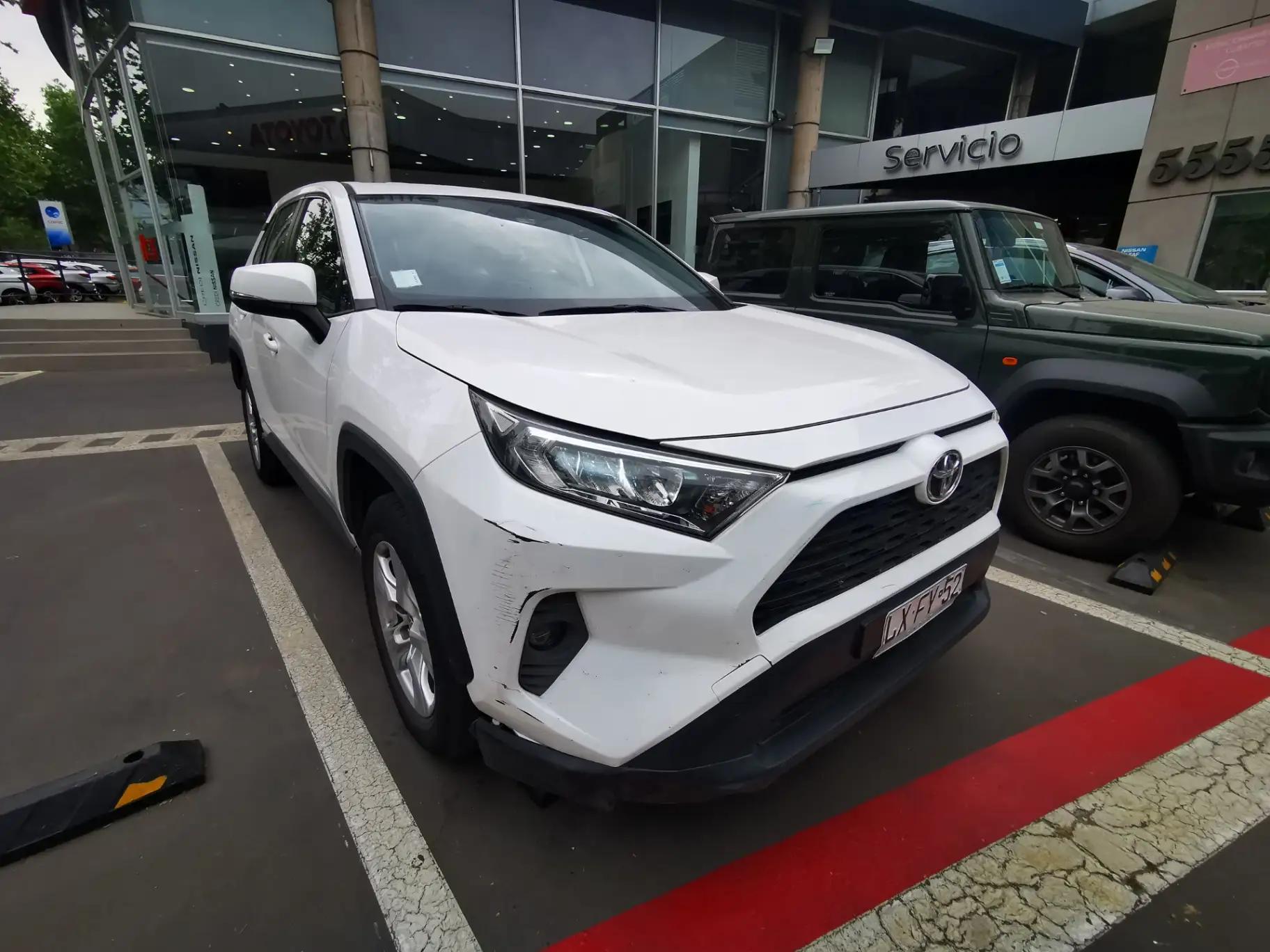 Station Wagon Toyota Rav 4