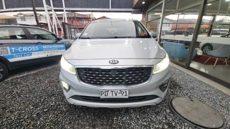 Suv Kia Grand Carnival