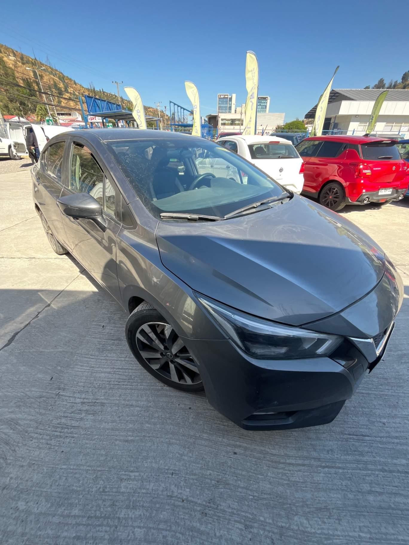 Automovil Nissan Versa