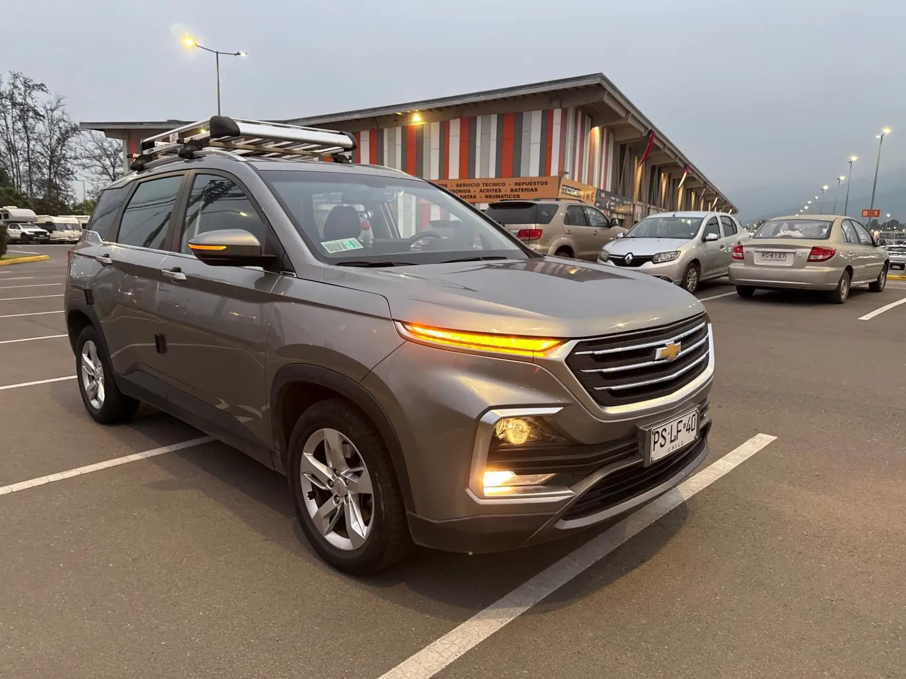 Station Wagon Chevrolet Captiva