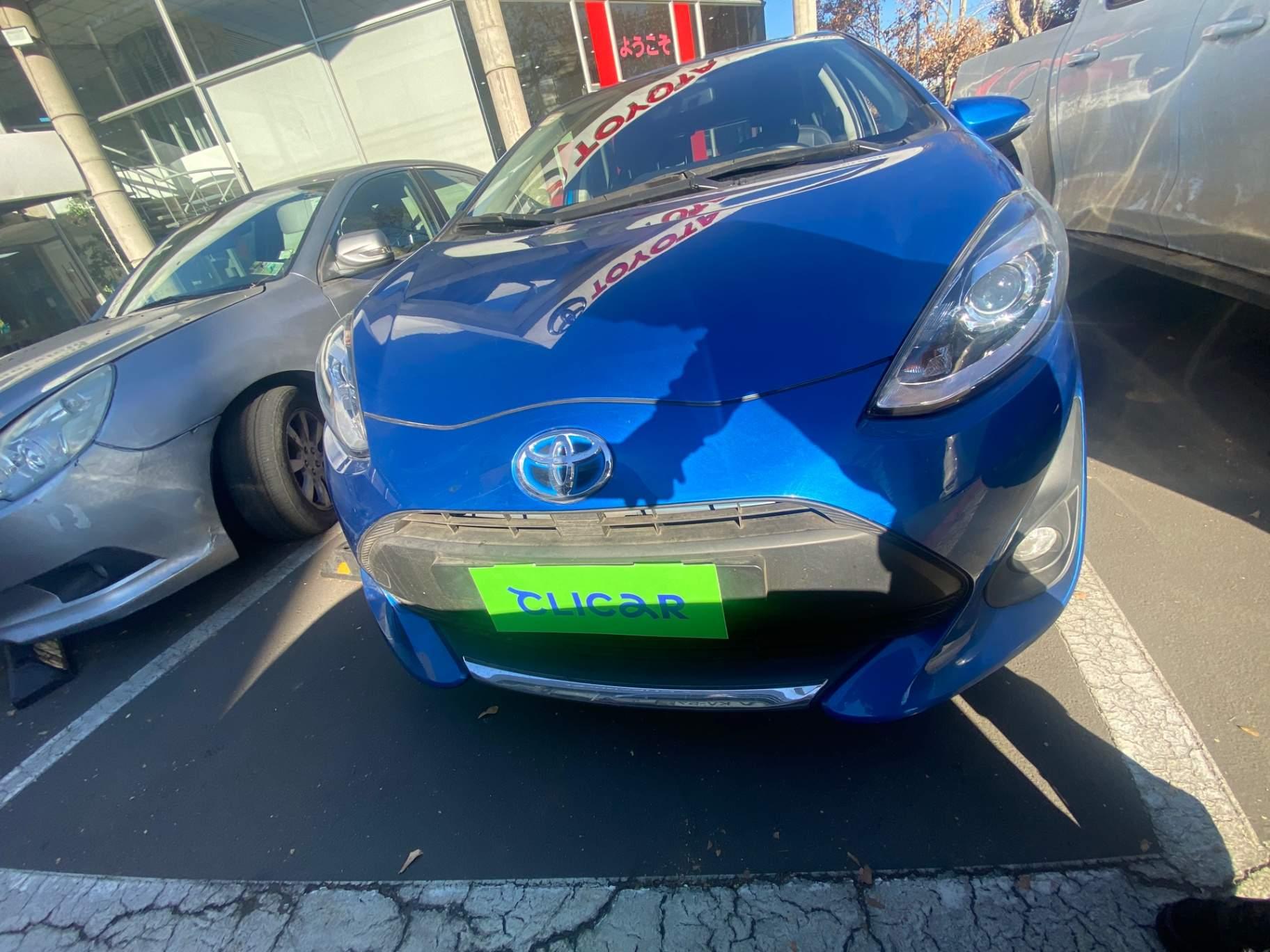 Automovil Toyota Prius