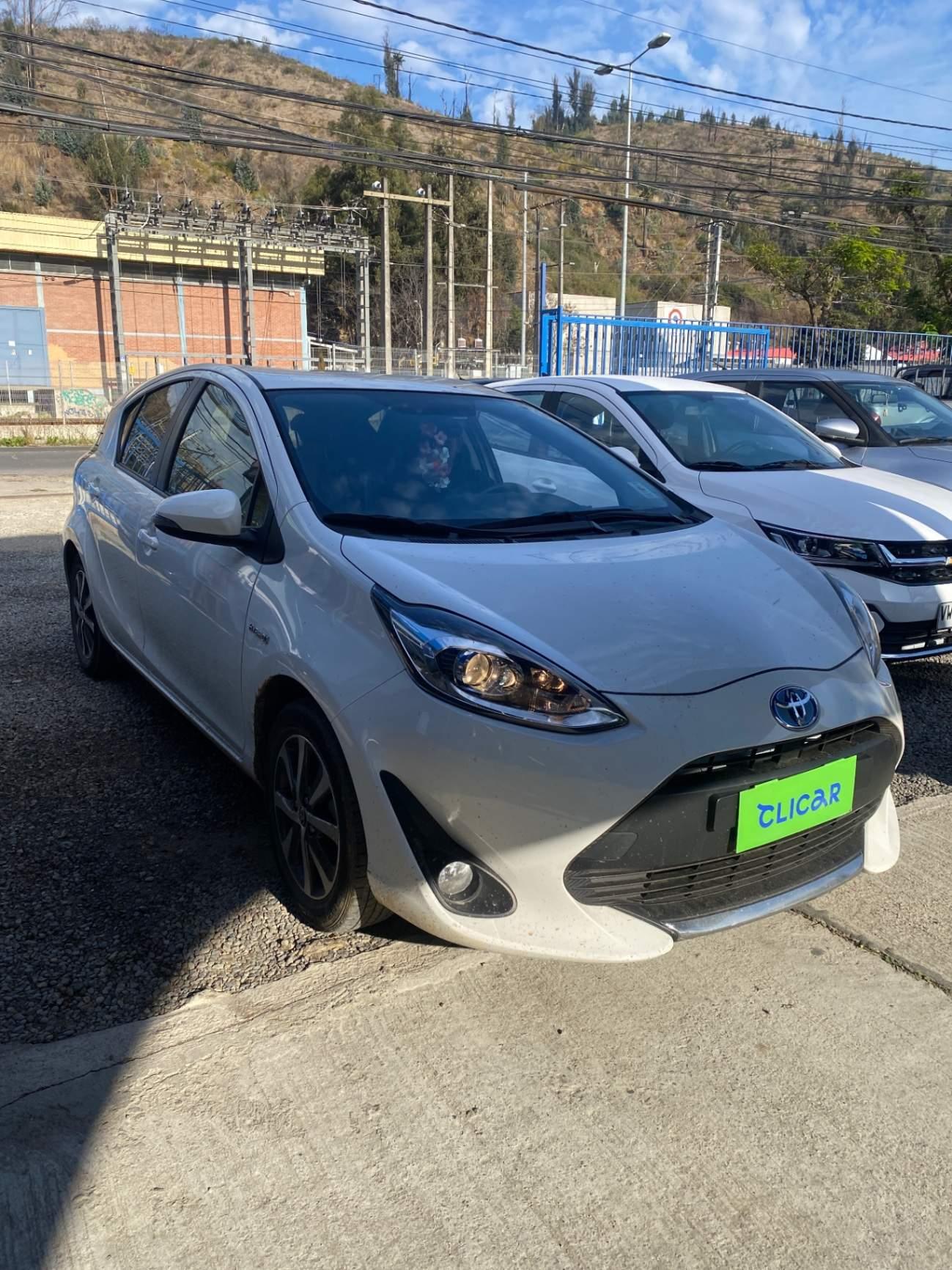 Automovil Toyota Prius