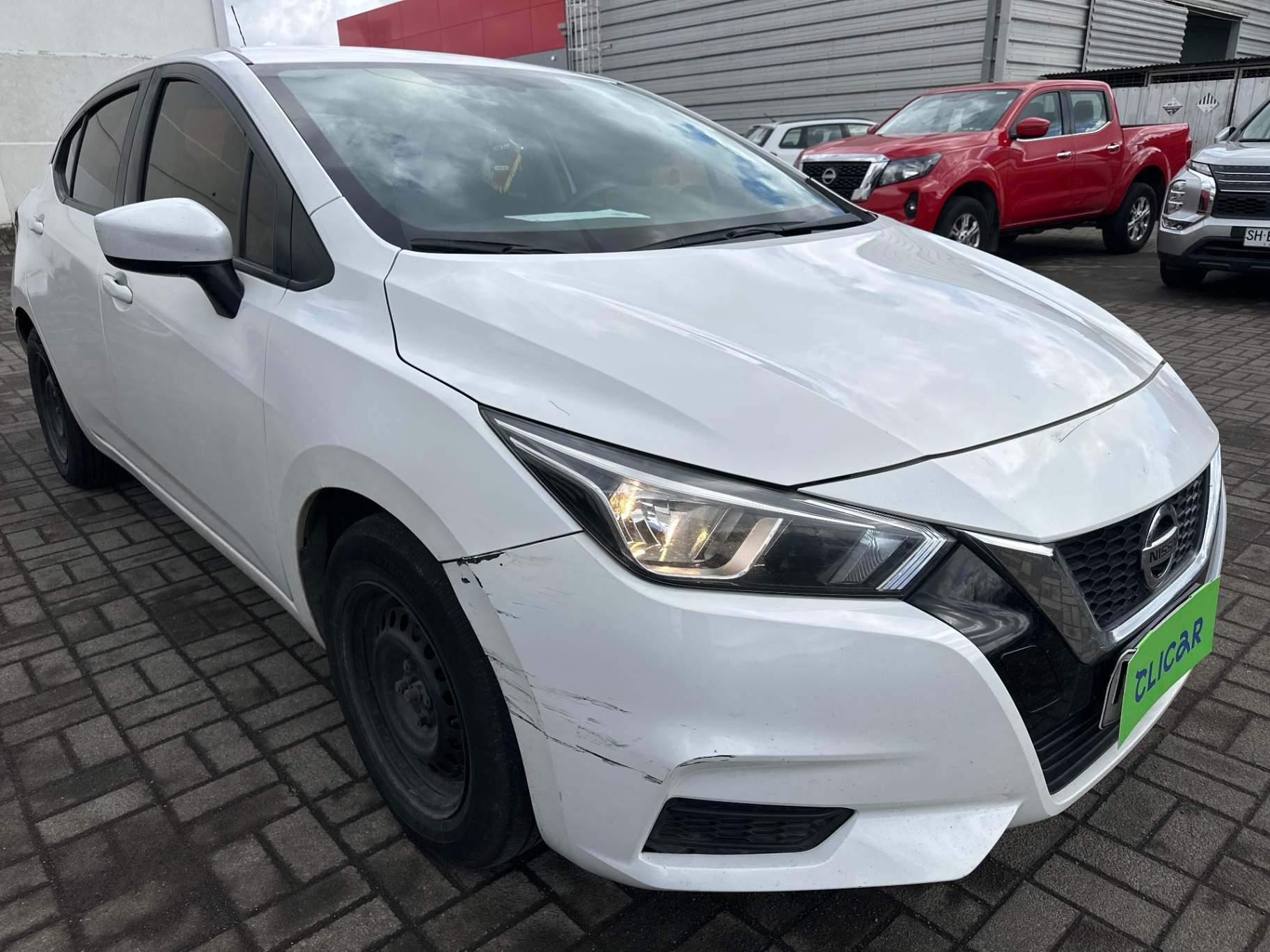 Automovil Nissan Versa