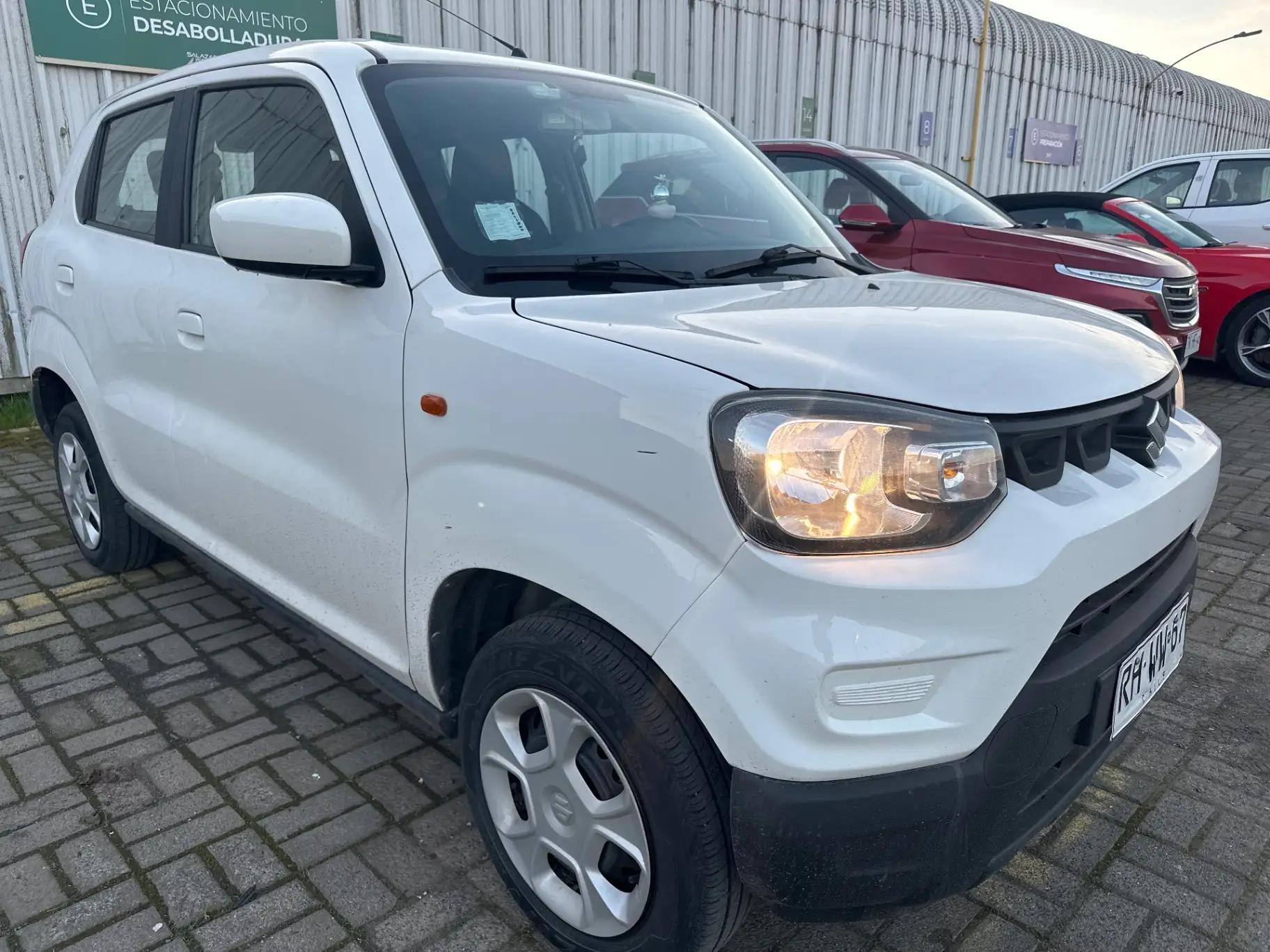 Automovil Suzuki Spresso