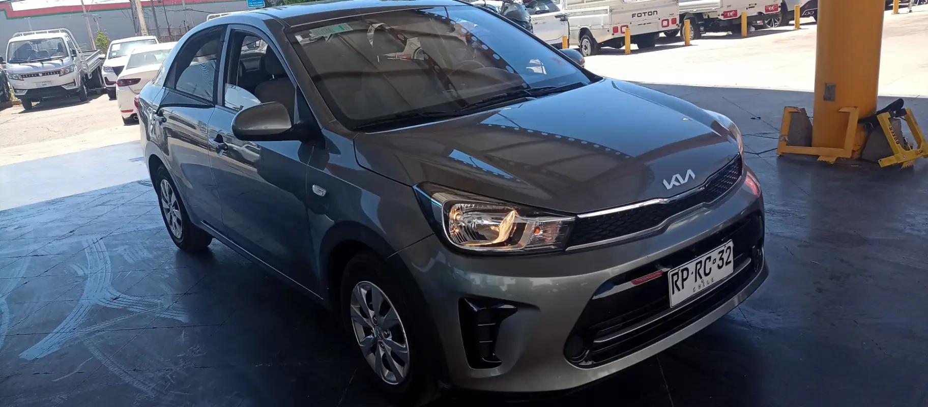 Automovil Kia Soluto