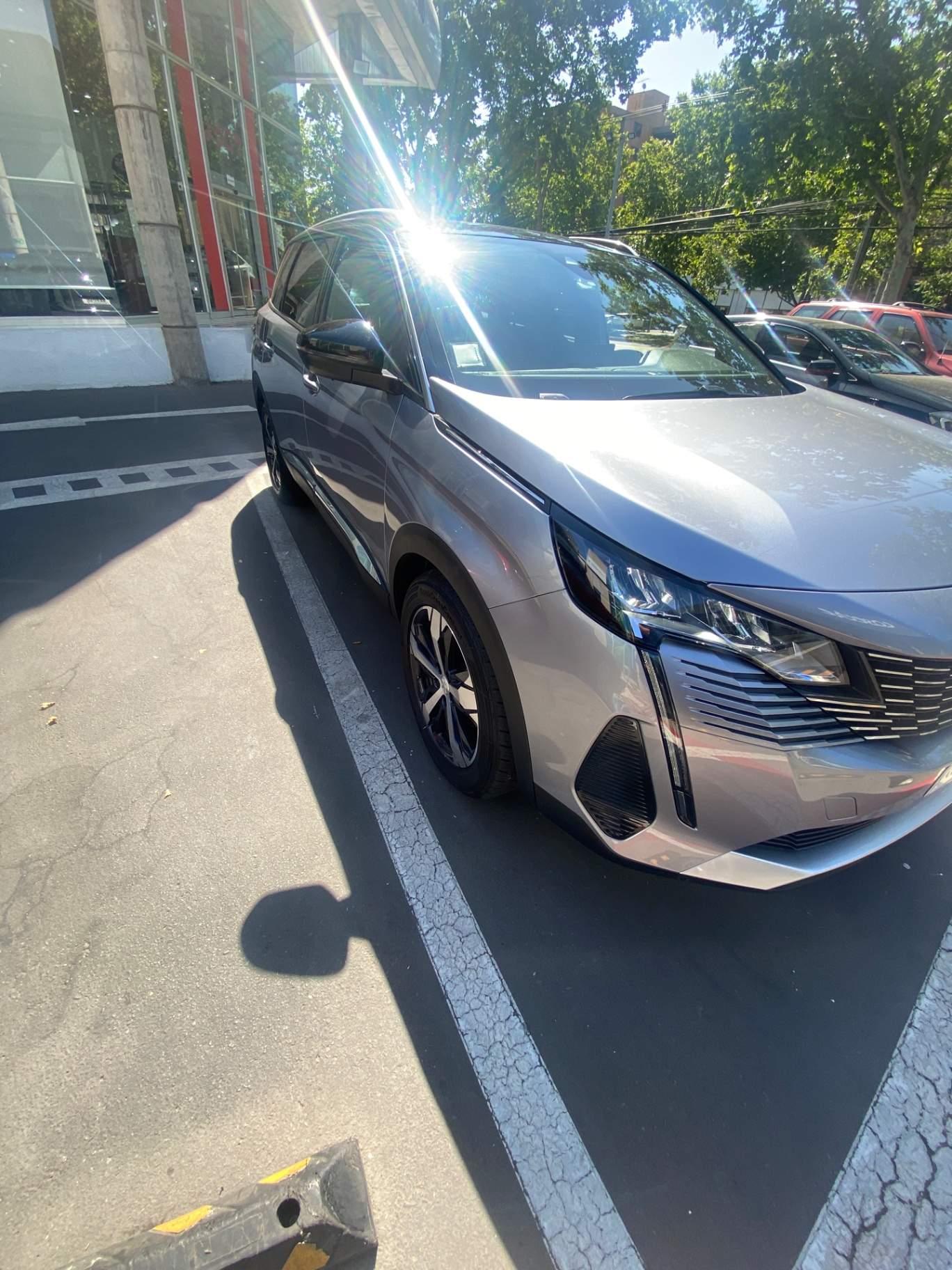 Station Wagon Peugeot 5008