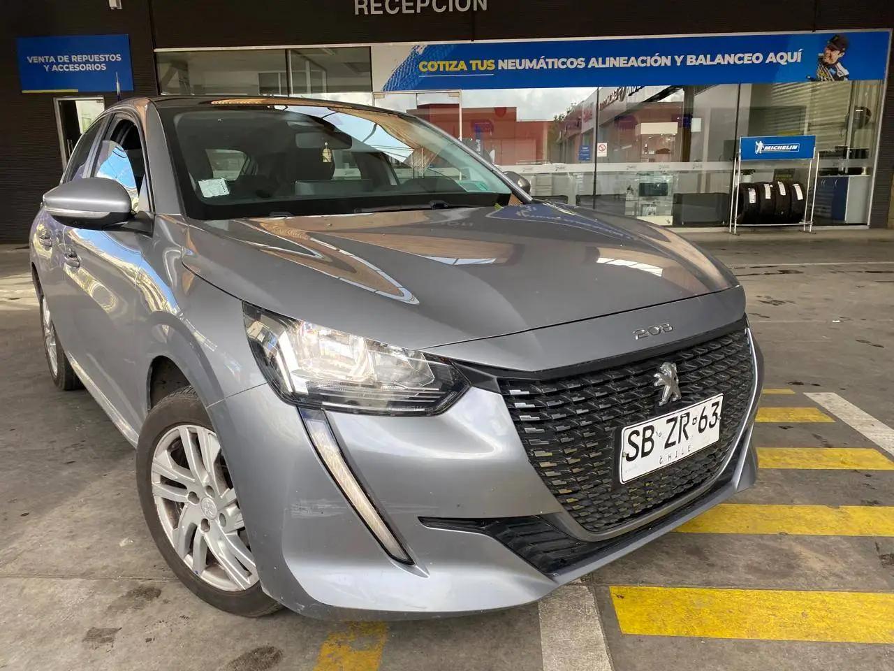 Hatchback Peugeot 208