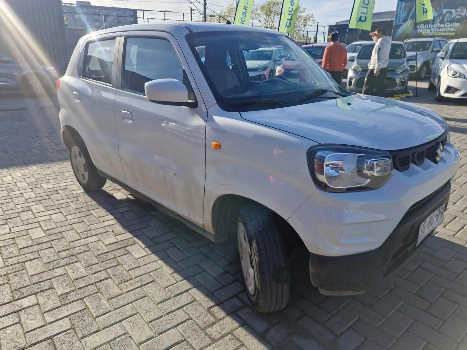 Automovil Suzuki Spresso