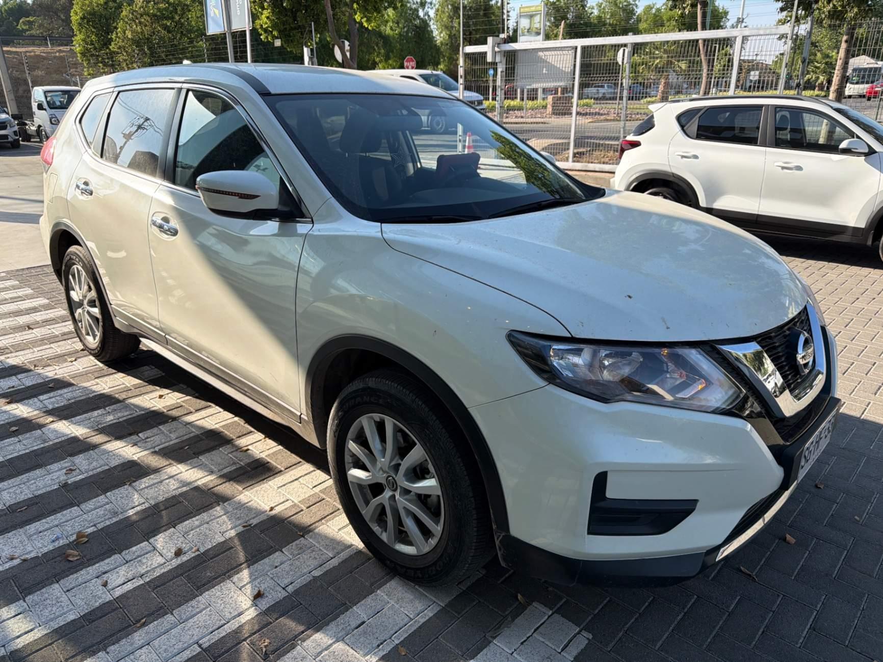 Station Wagon Nissan X-trail