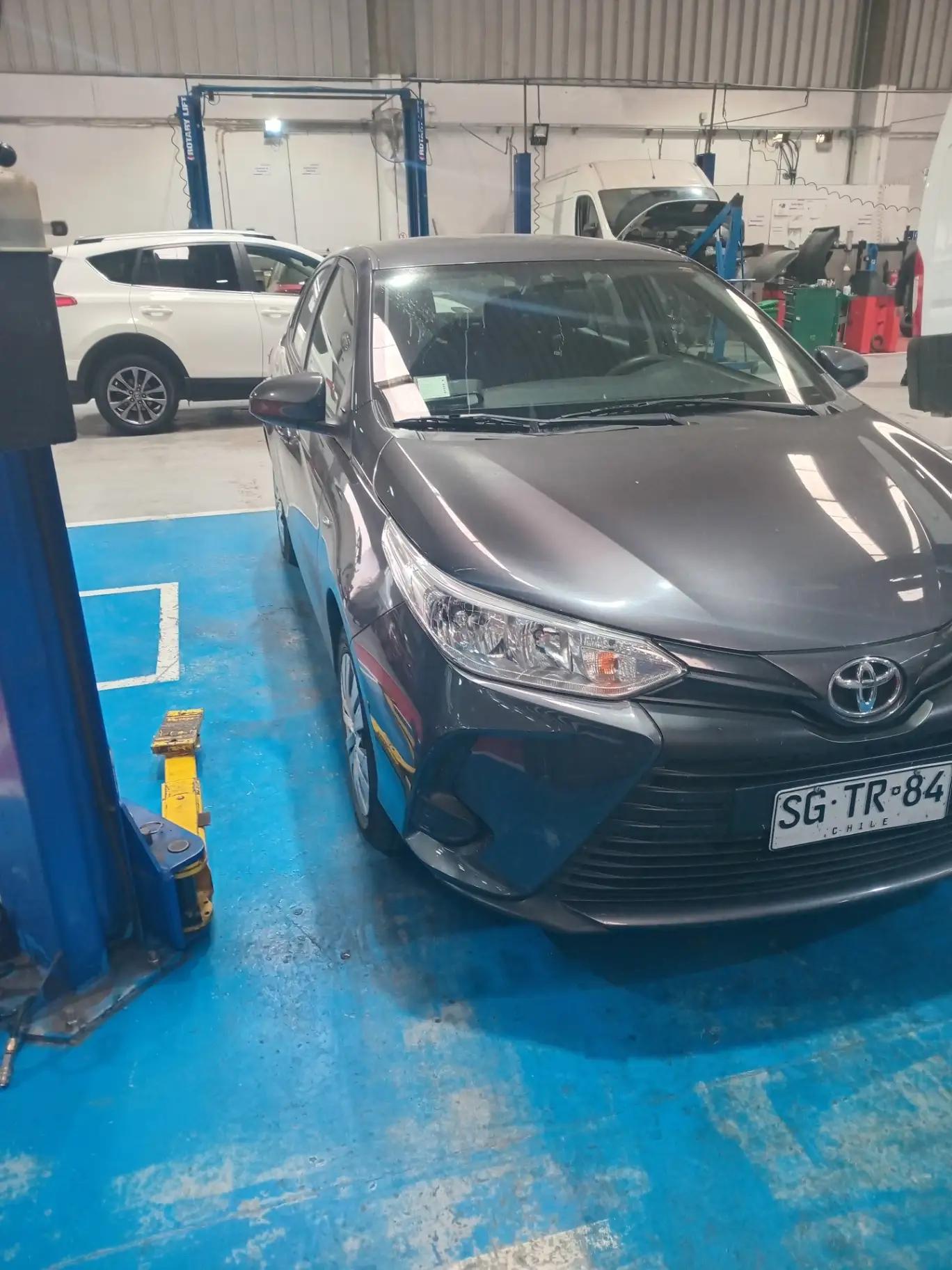 Automovil Toyota Yaris