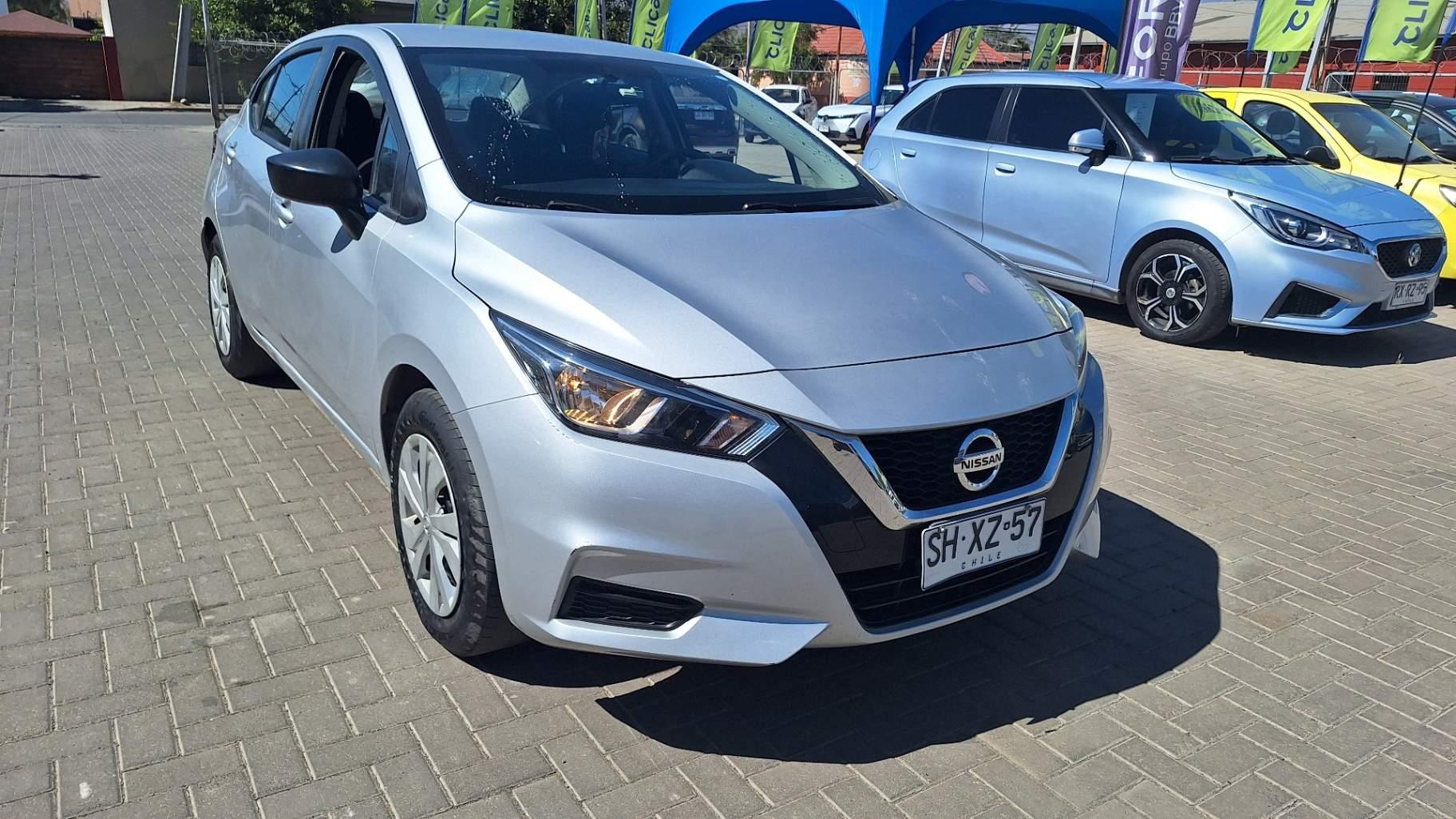 Automovil Nissan Versa