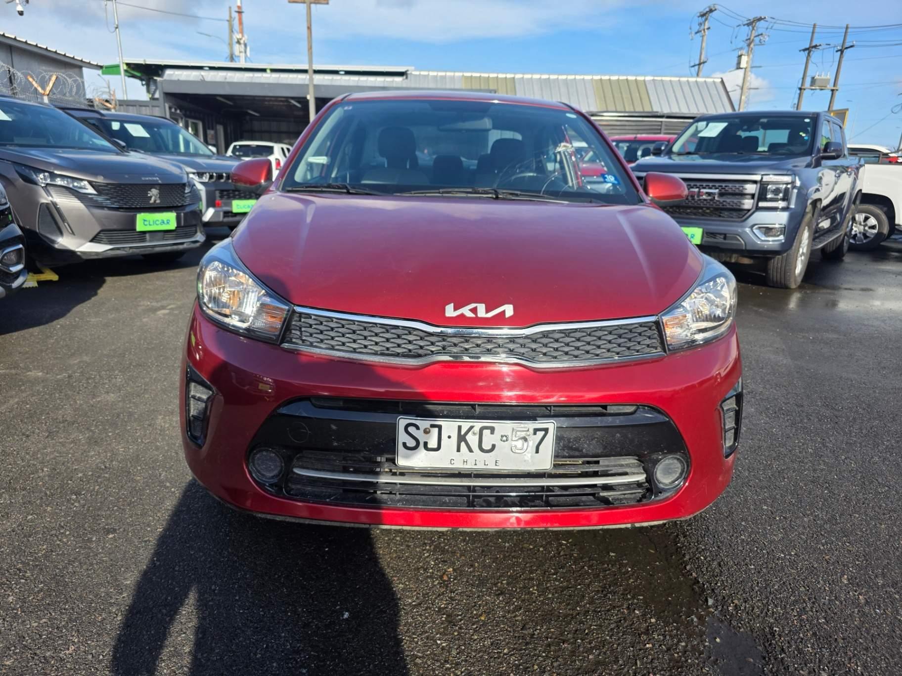 Automovil Kia Soluto