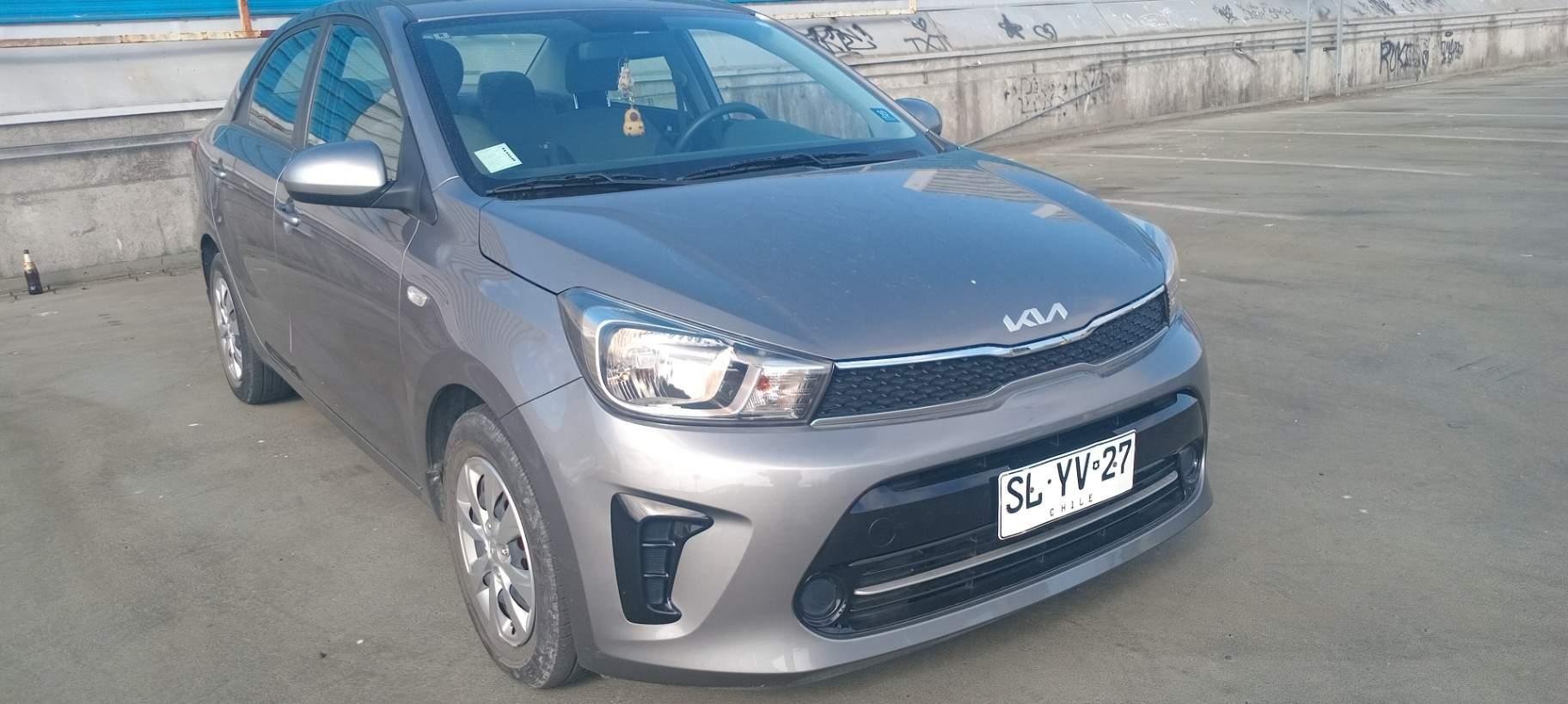 Automovil Kia Soluto