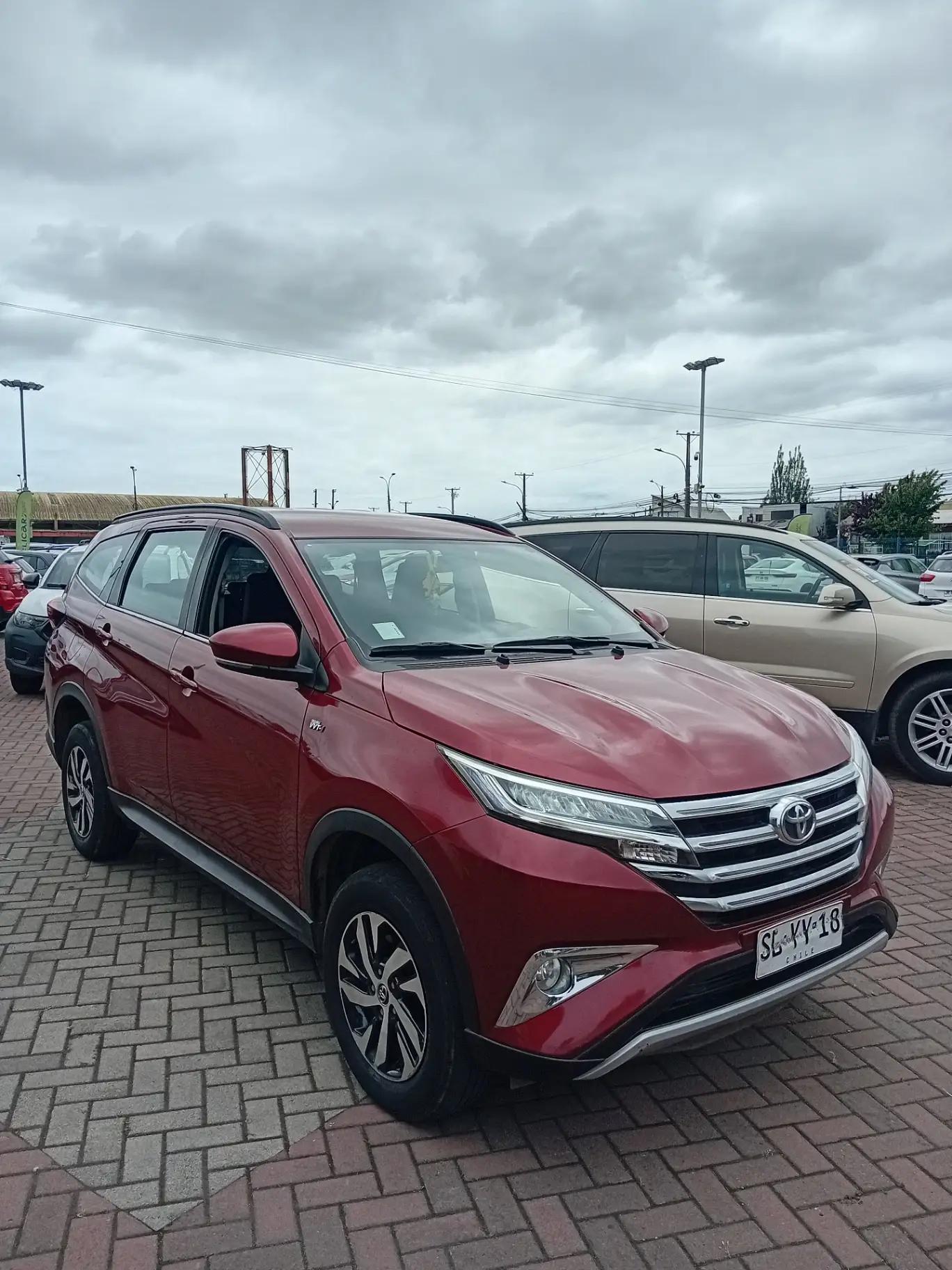 Station Wagon Toyota Rush