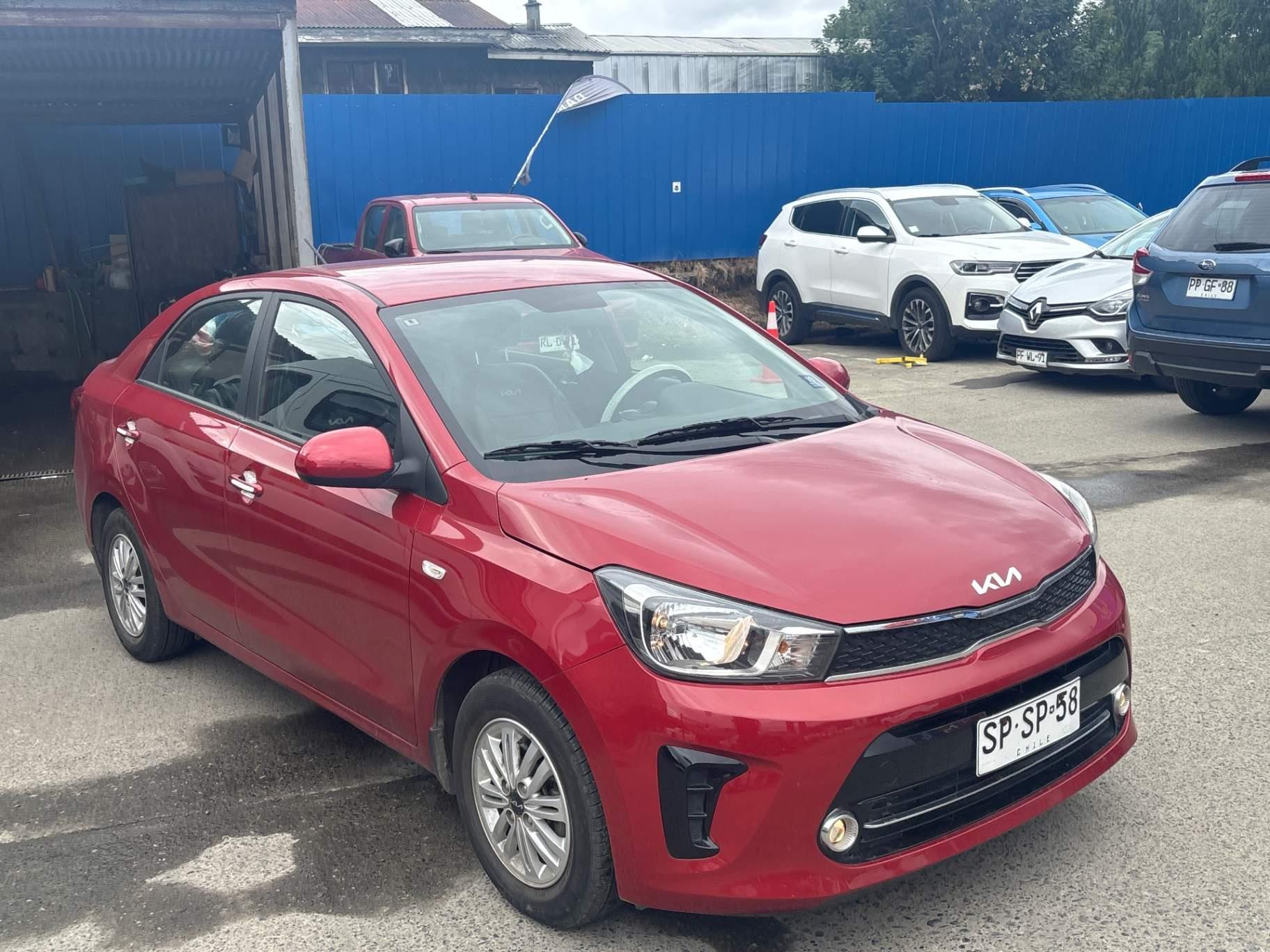 Automovil Kia Soluto