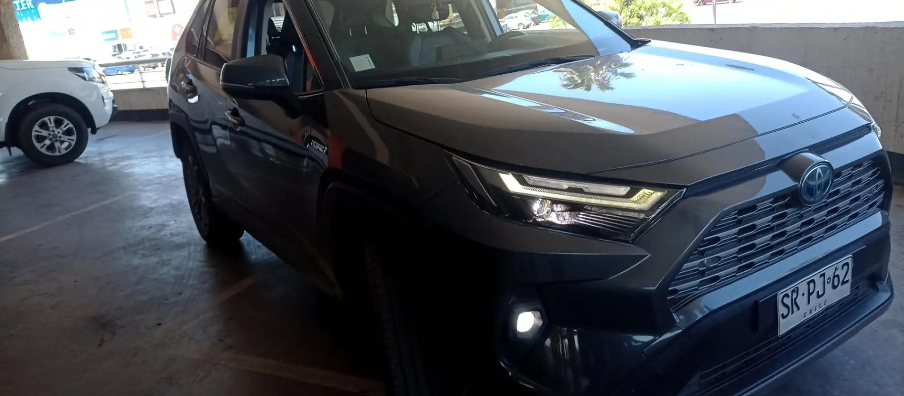 Station Wagon Toyota Rav 4