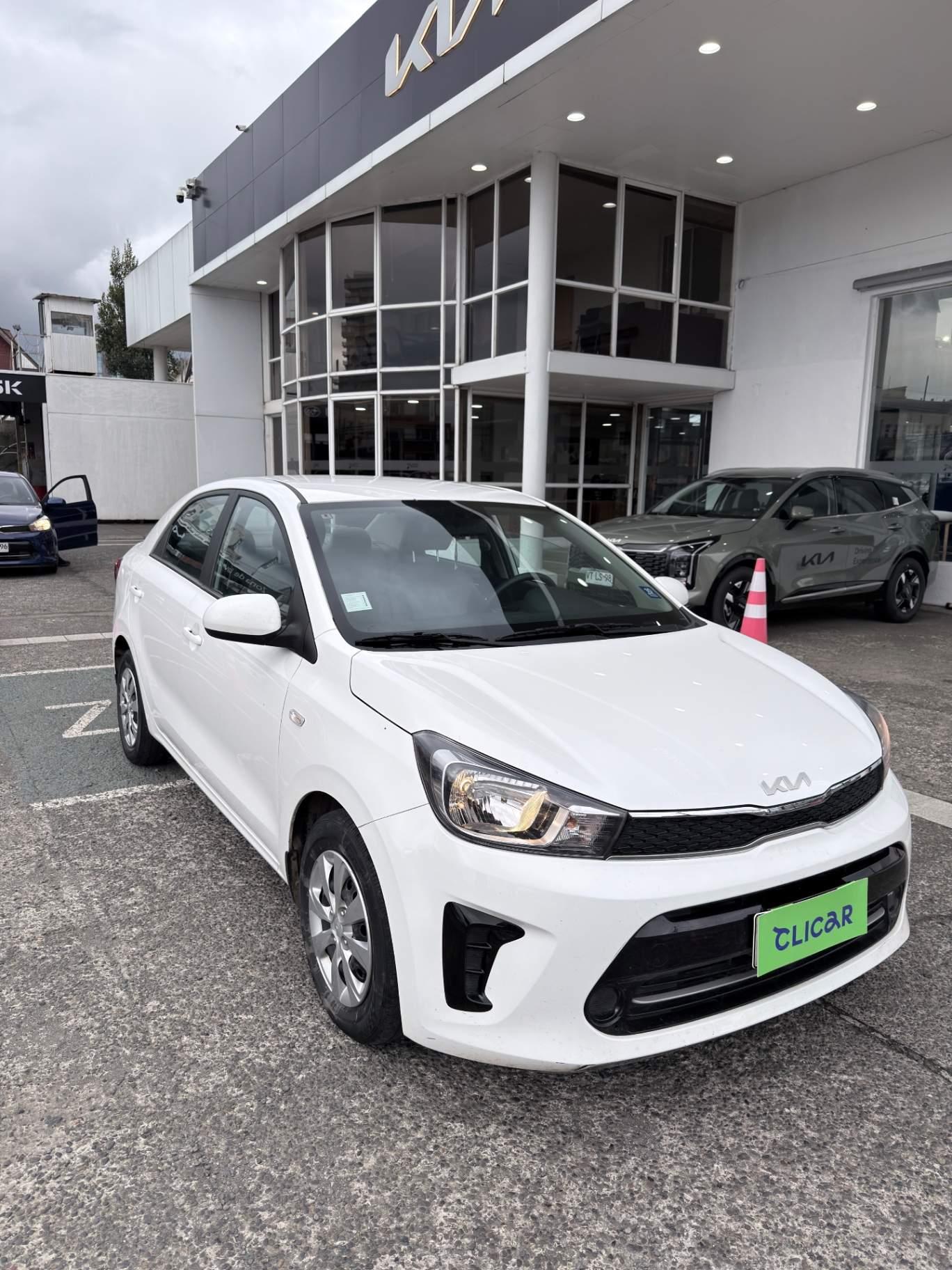Automovil Kia Soluto