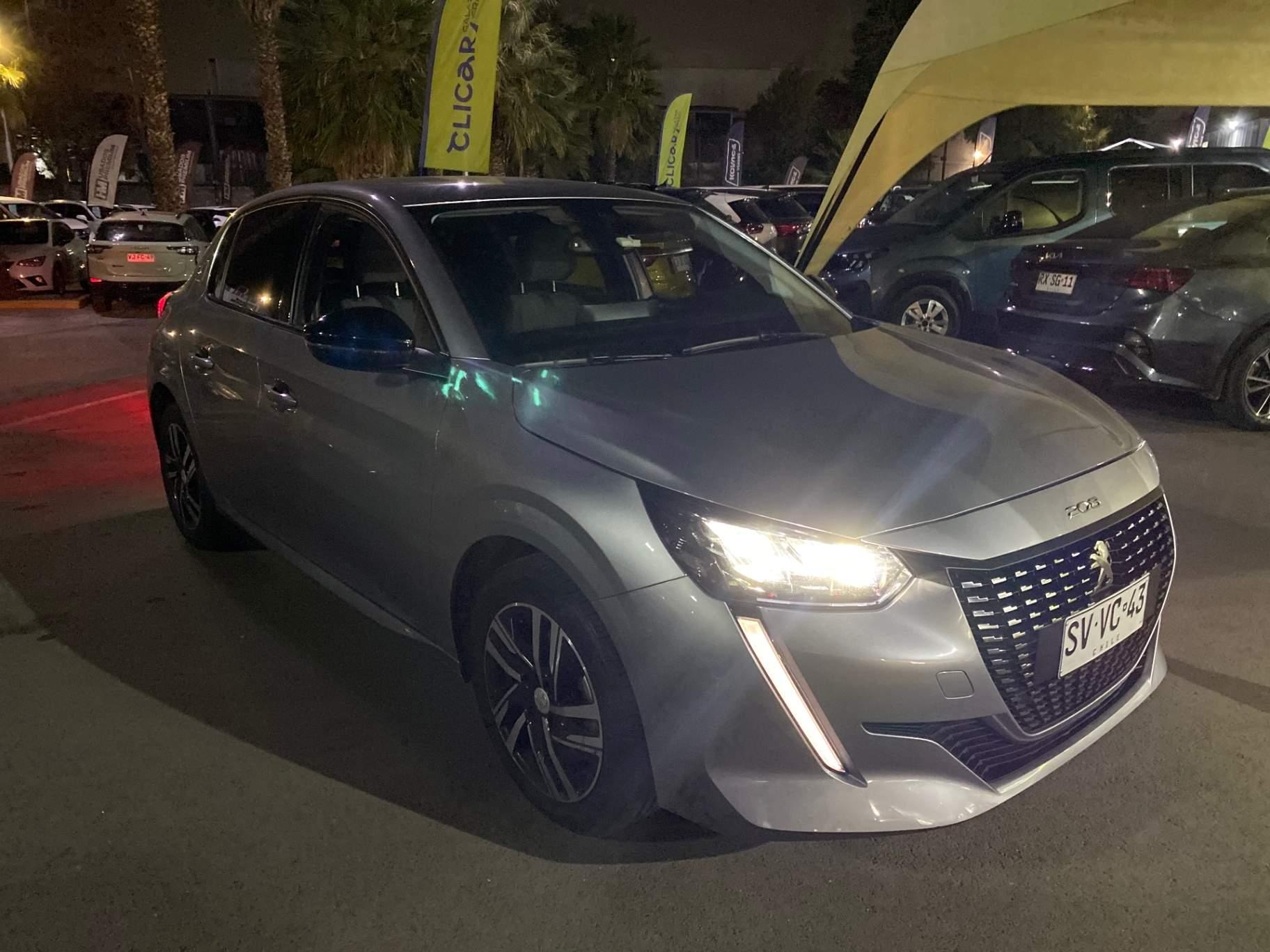 Automovil Peugeot 208