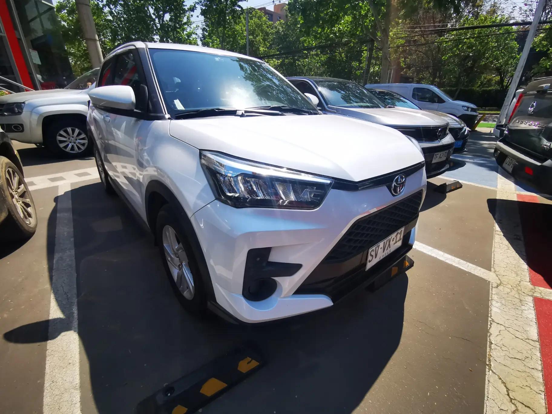 Station Wagon Toyota Raize