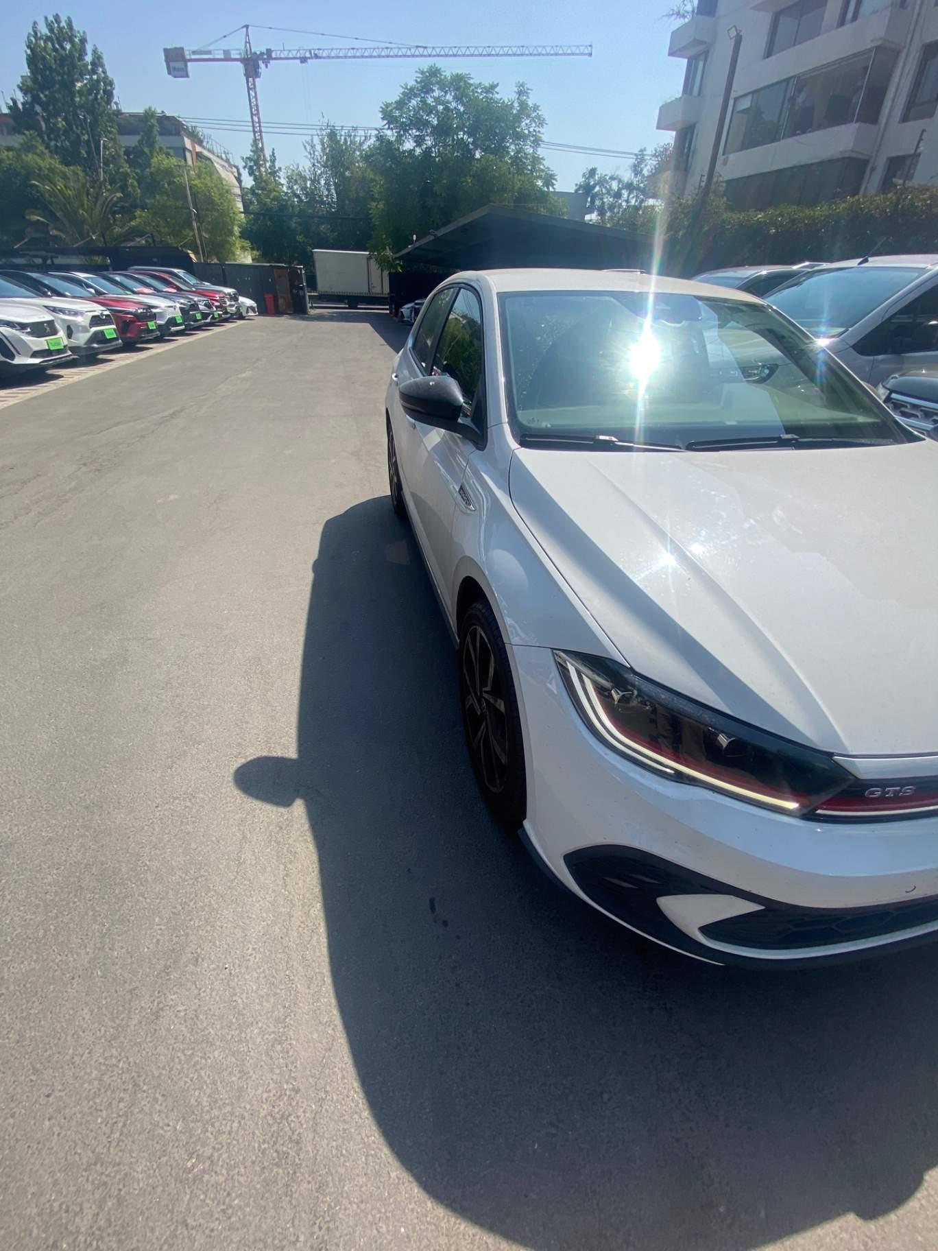 Automovil Volkswagen Polo