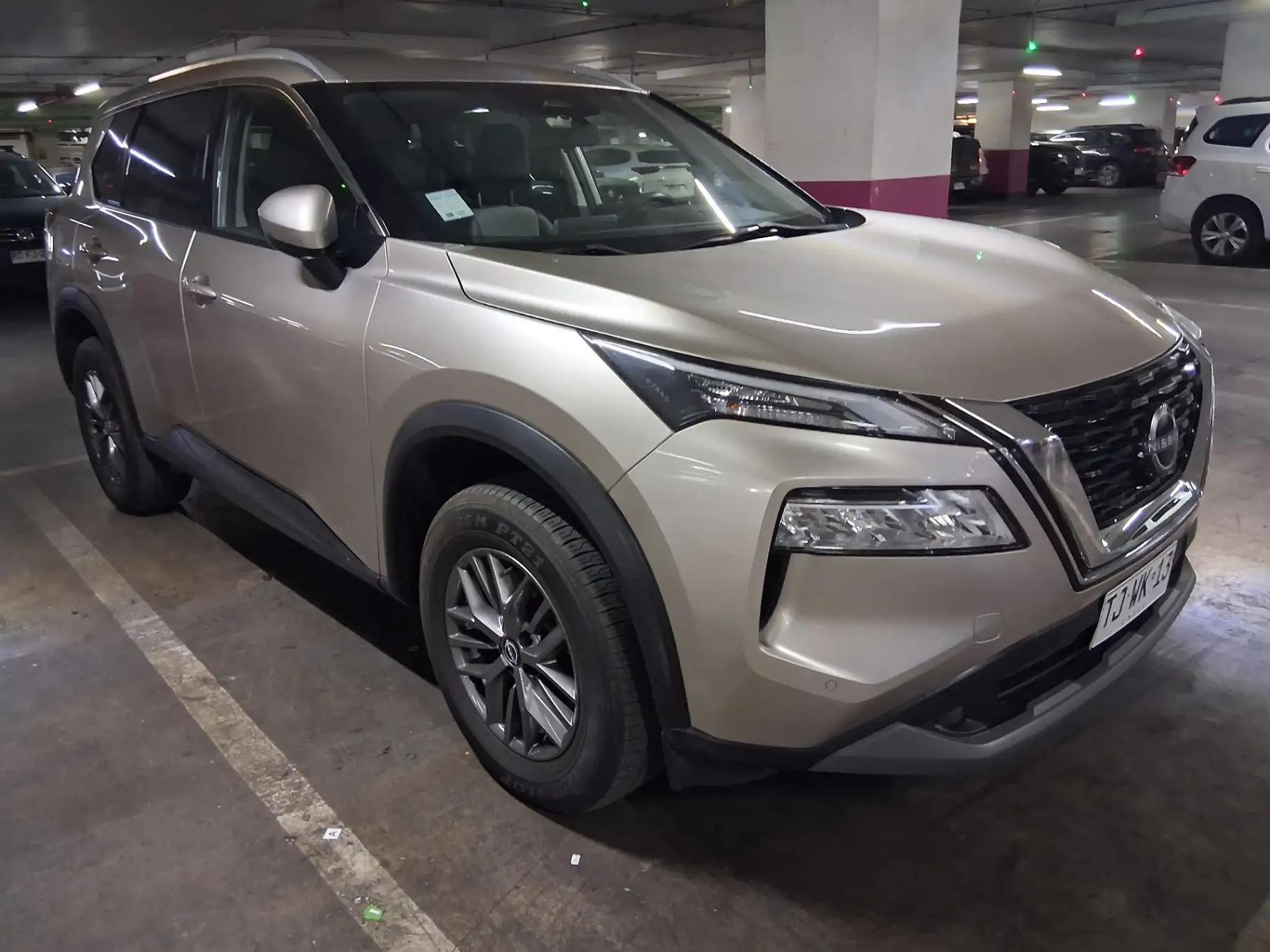 Station Wagon Nissan X-trail