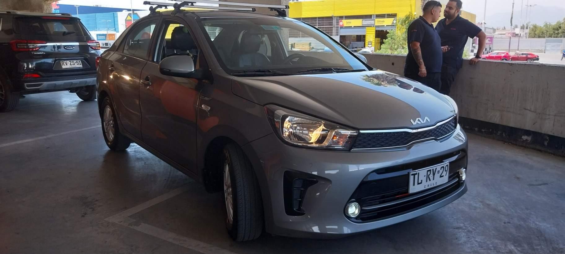 Automovil Kia Soluto