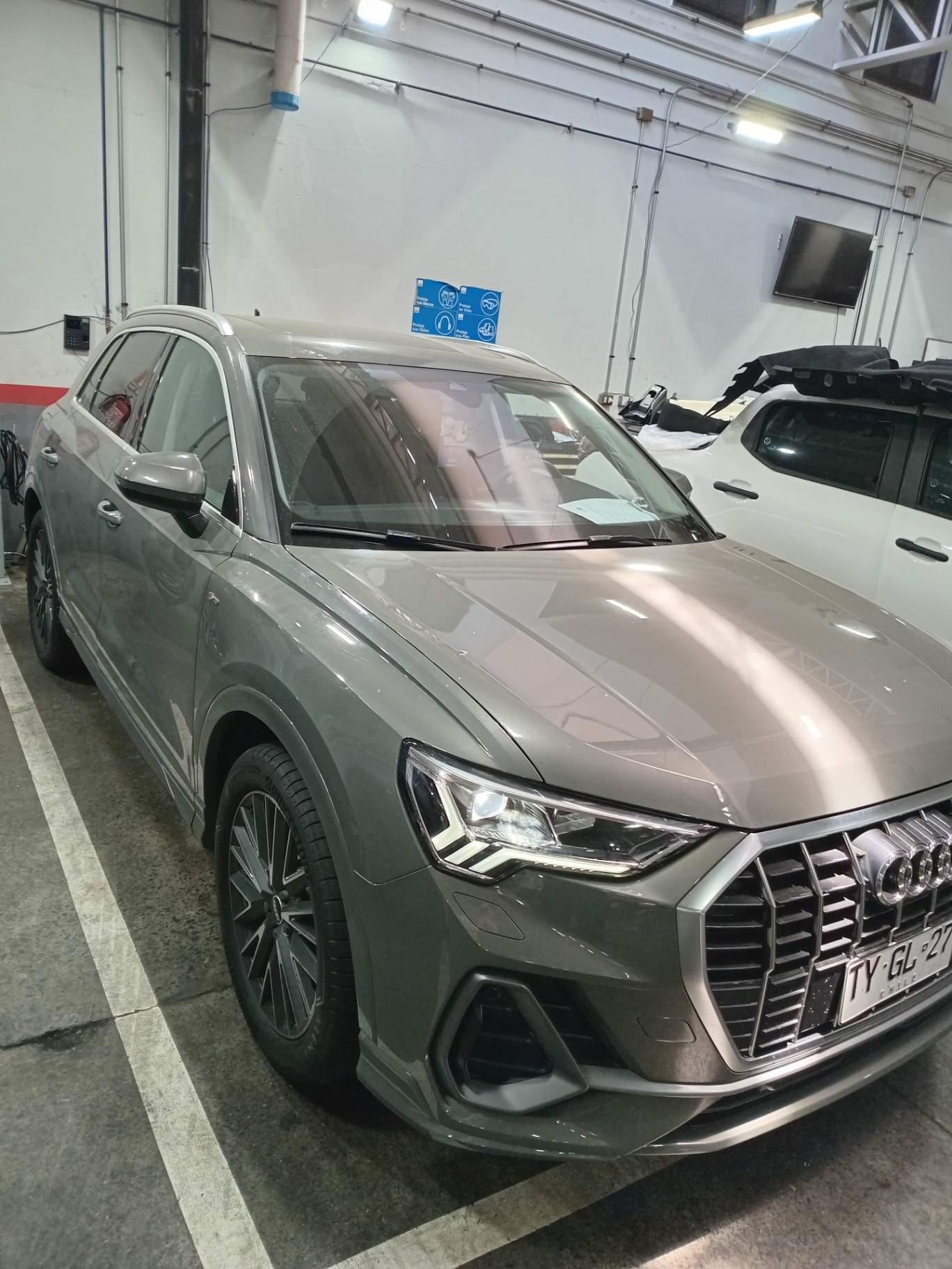 Station Wagon Audi Q3