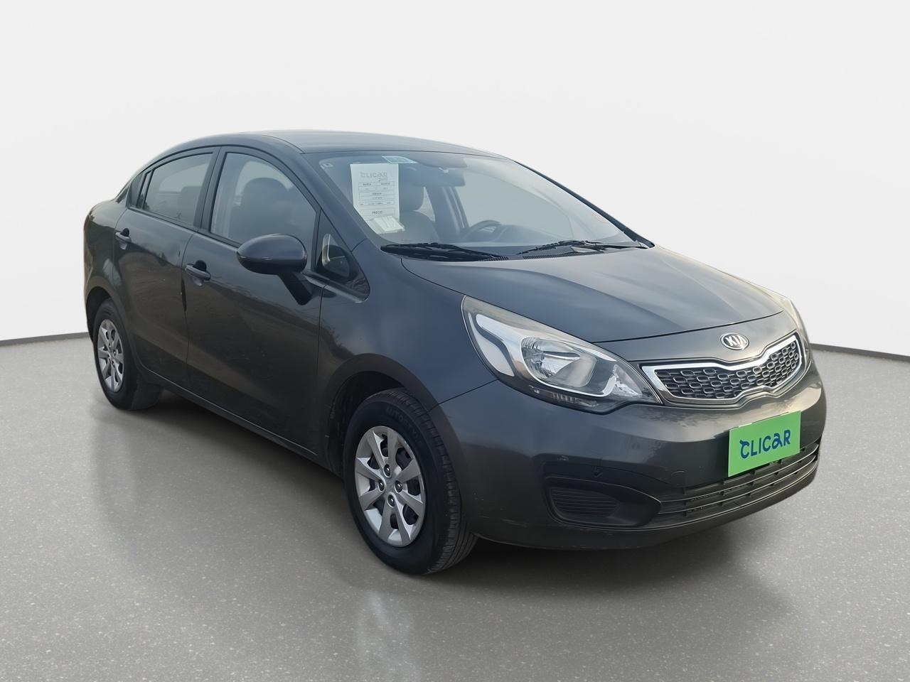 Automovil Kia Rio 4