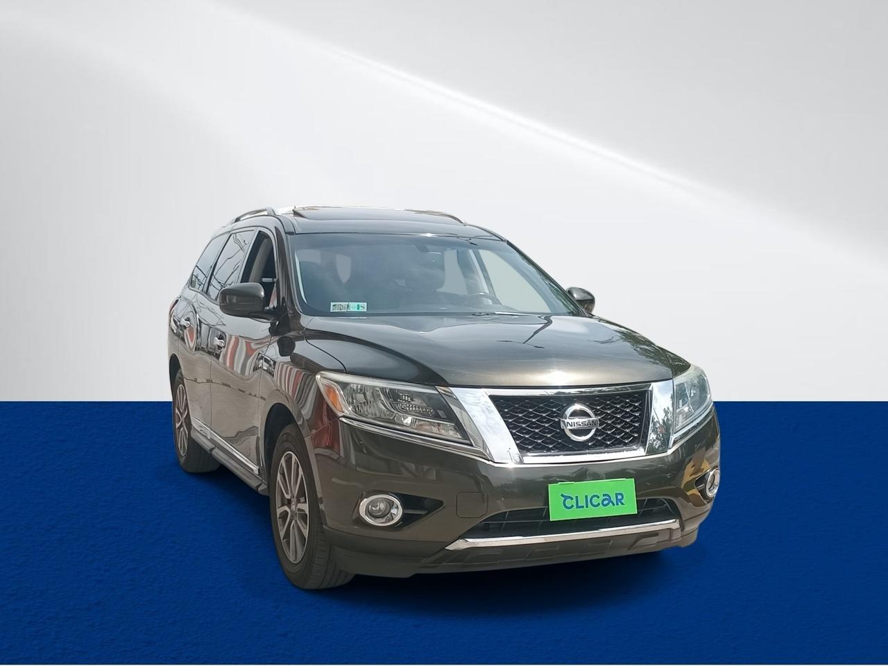 Station Wagon Nissan Pathfinder