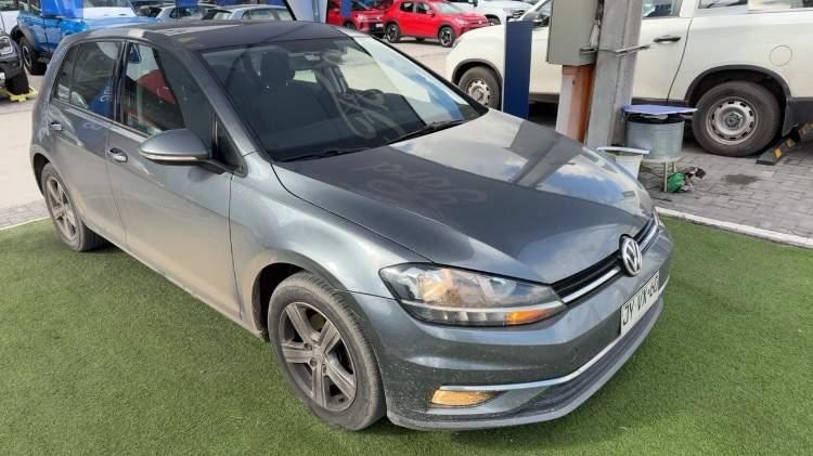 Automovil Volkswagen Golf