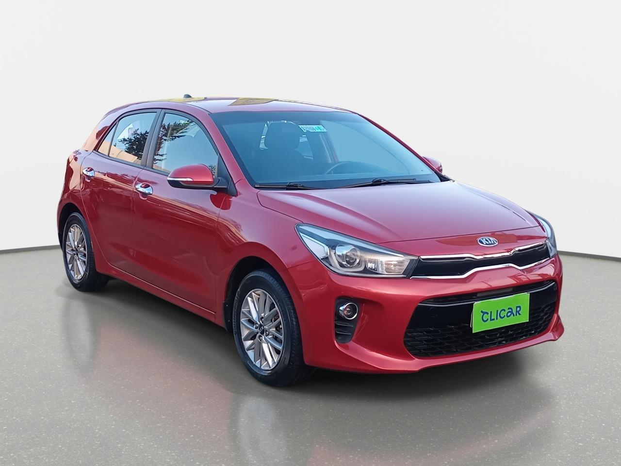 Automovil Kia Rio4