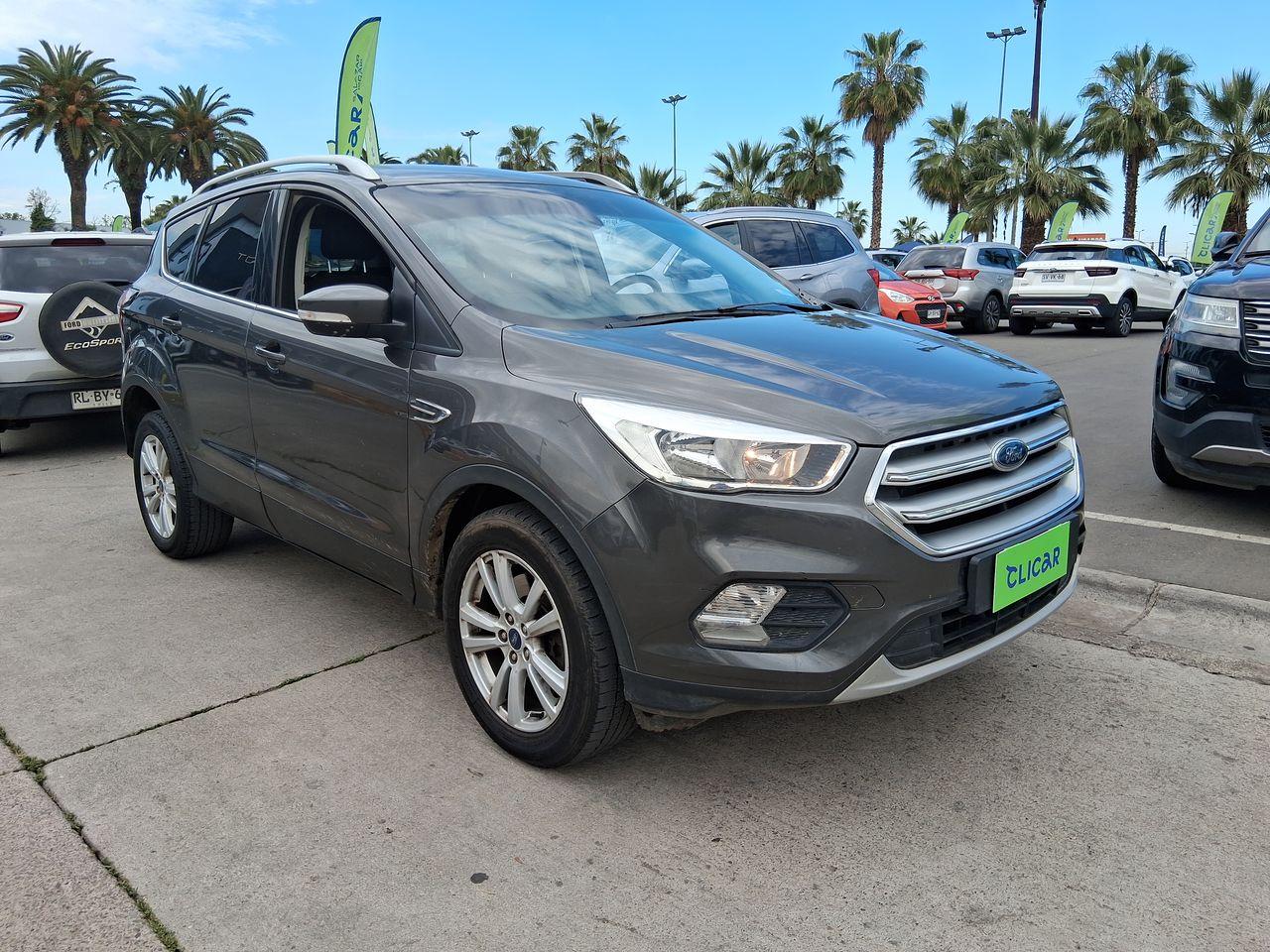 Station Wagon Ford Escape