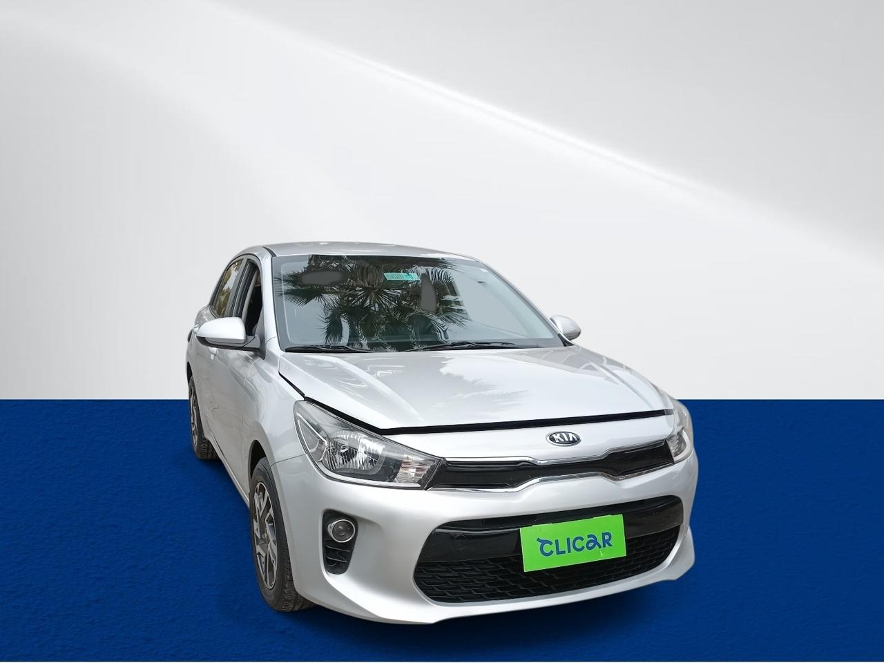 Automovil Kia Rio 5