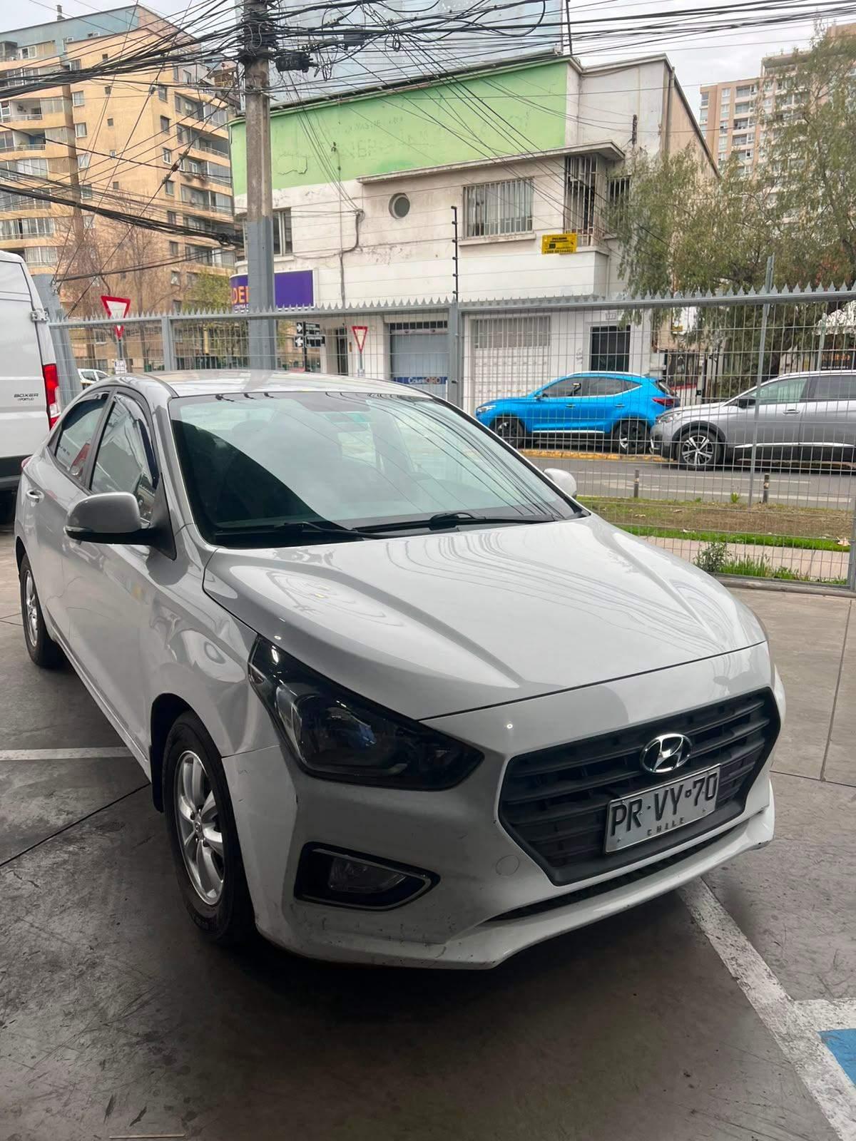 Automovil Hyundai Verna
