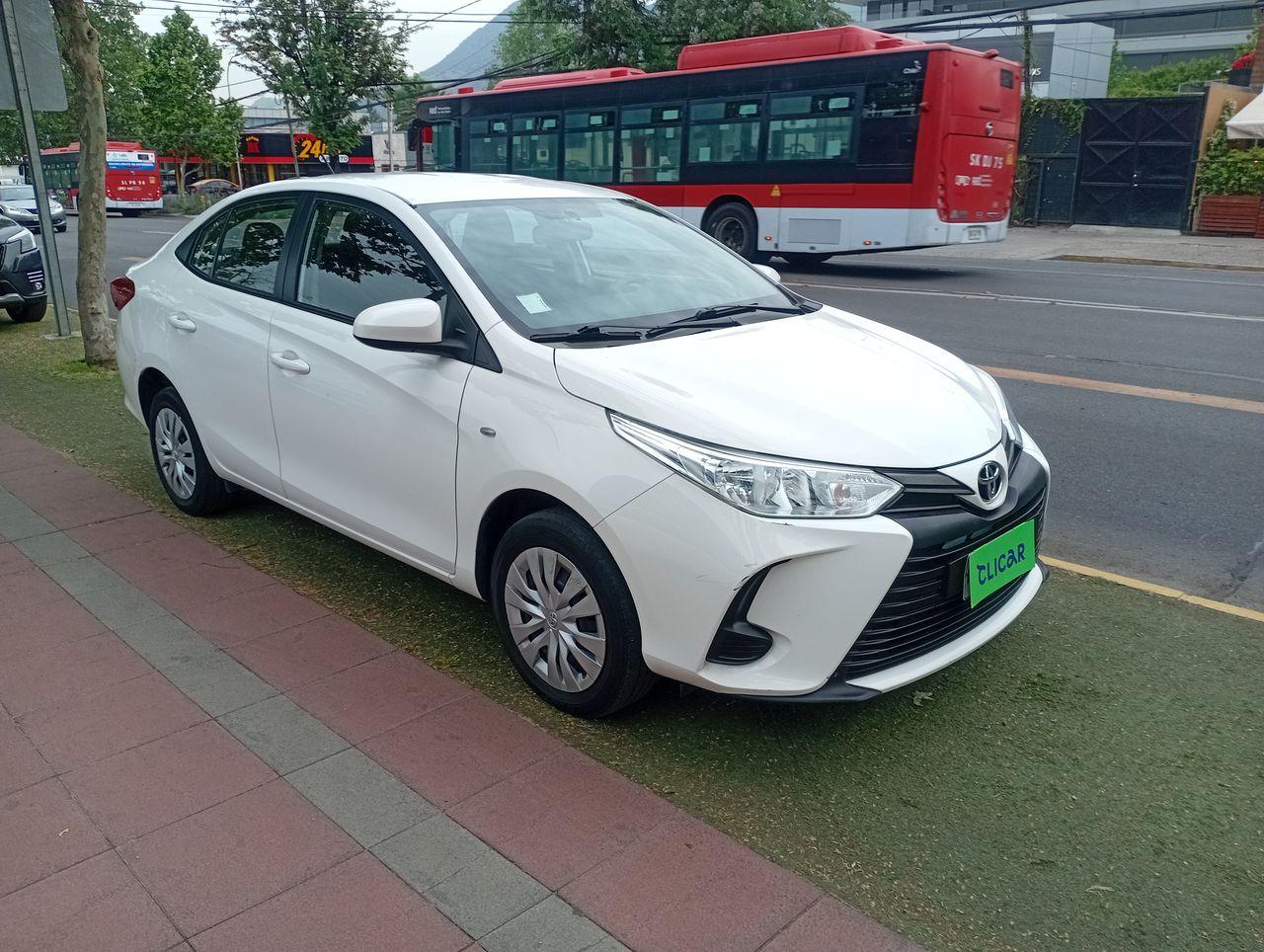 Automovil Toyota Yaris Sedan