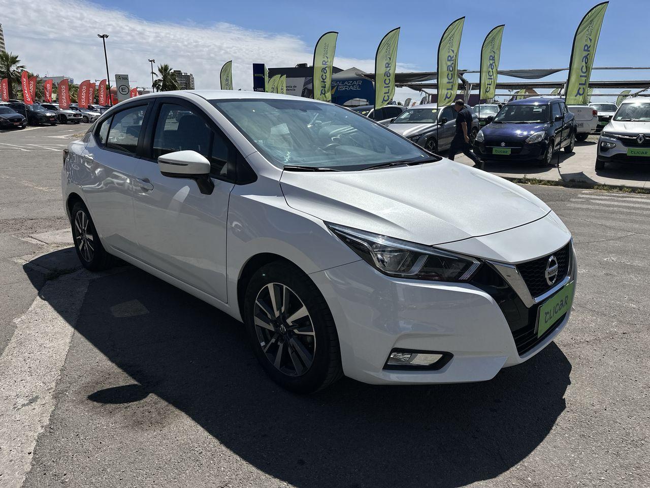 Automovil Nissan Versa