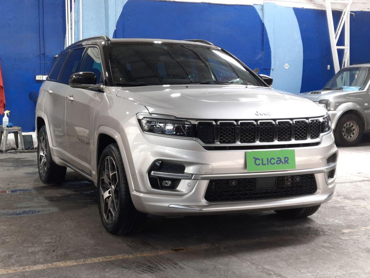 Station Wagon Jeep Commander