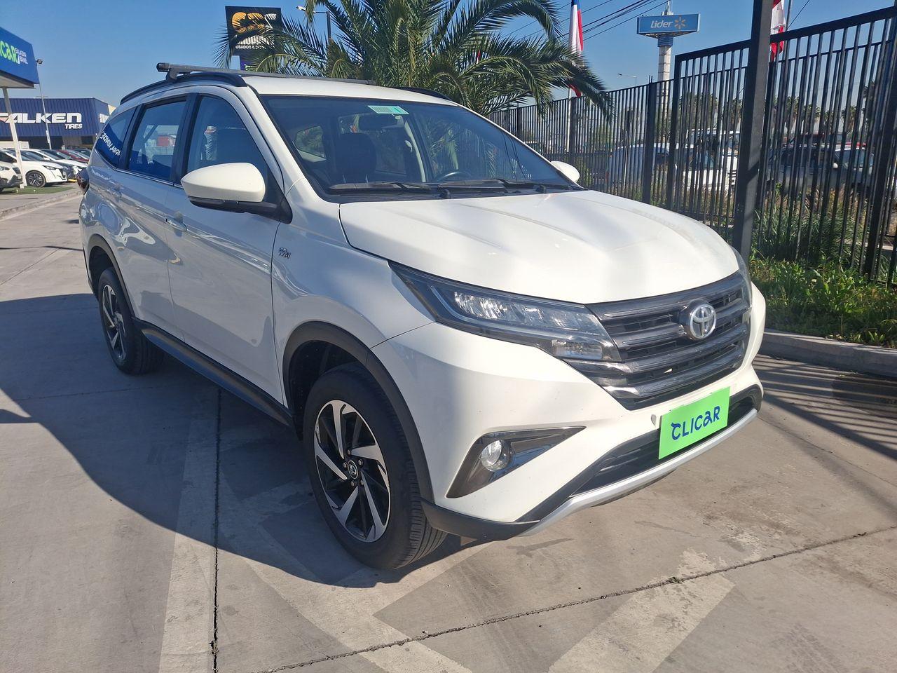 Station Wagon Toyota Rush